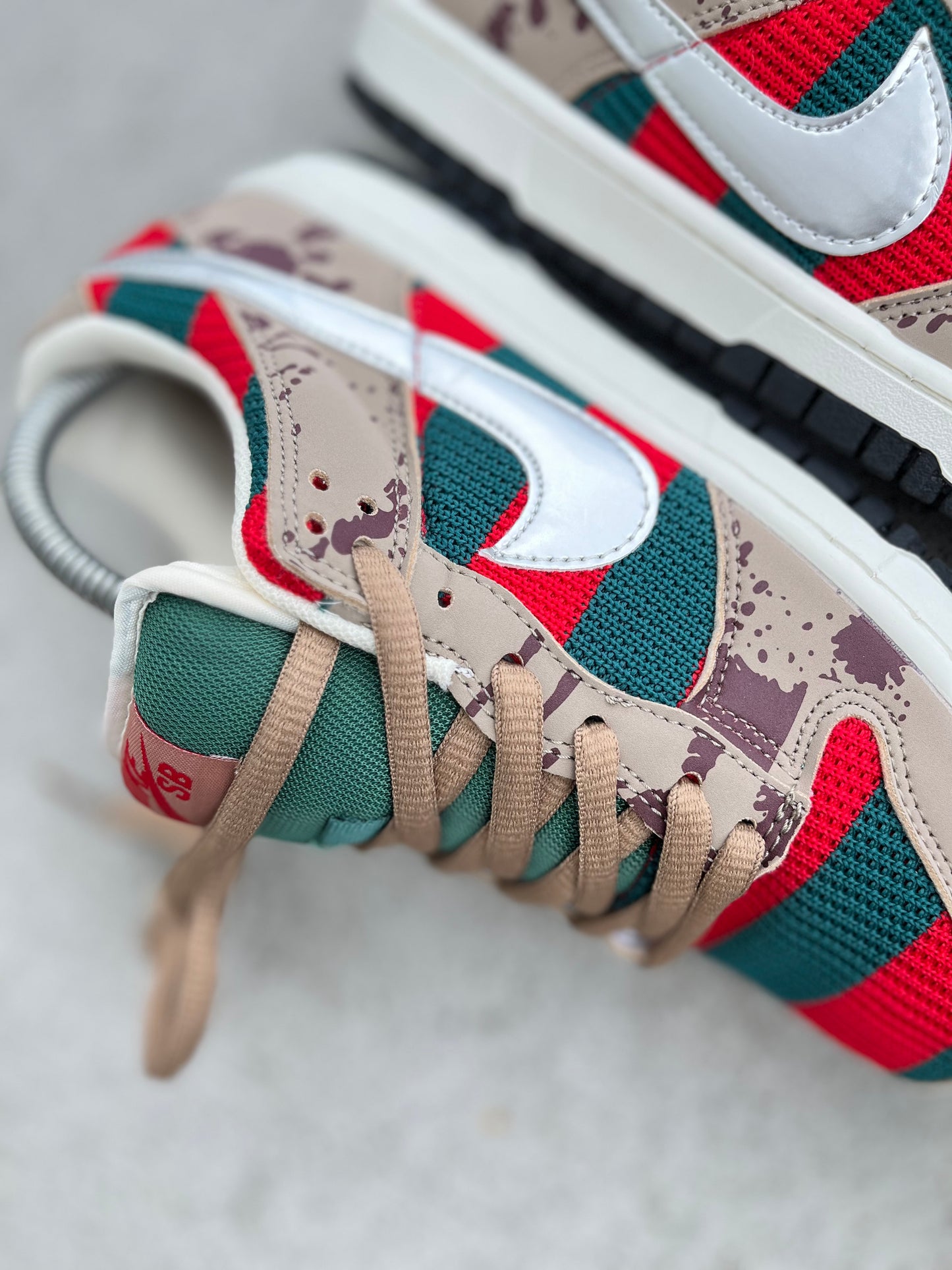 Nike SB Dunk Low Freddy Krueger