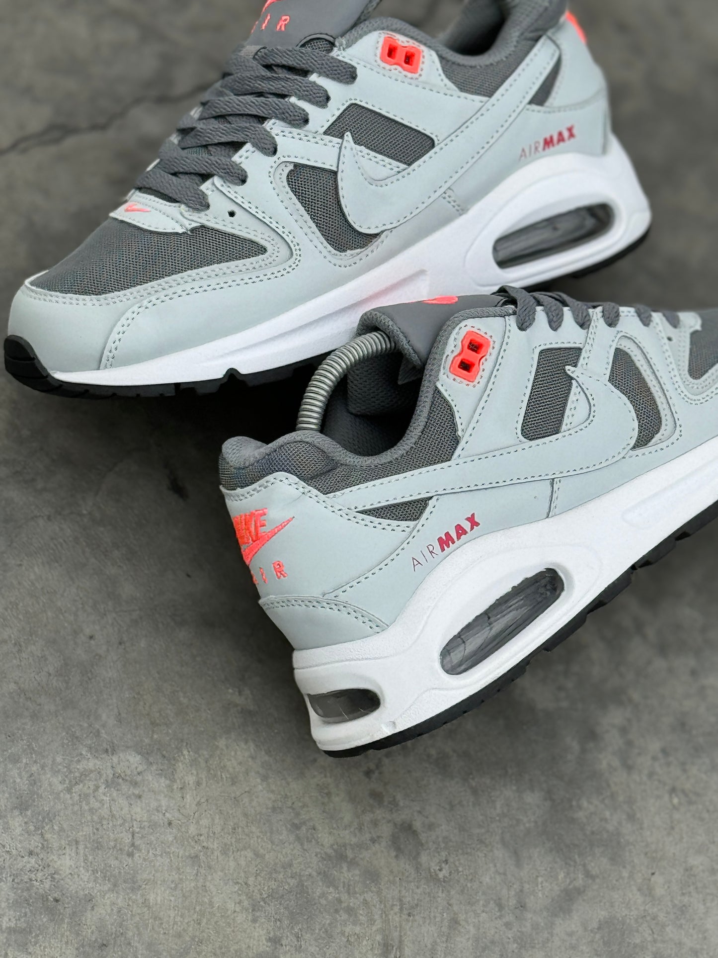 NIKE AIR MAX