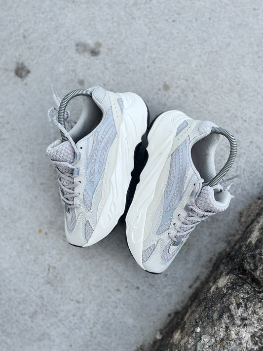 Adidas Yeezy 700