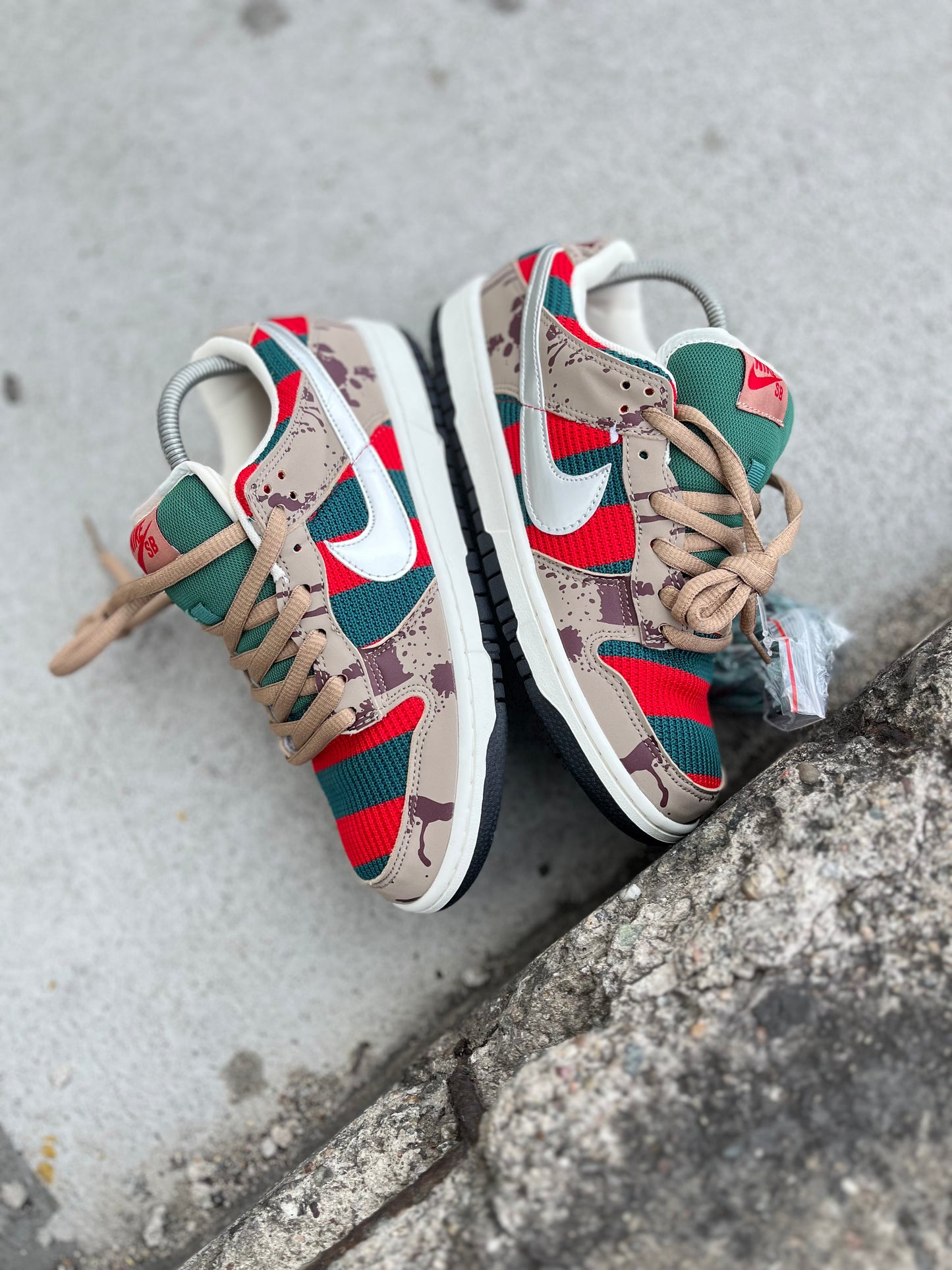 Nike SB Dunk Low Freddy Krueger