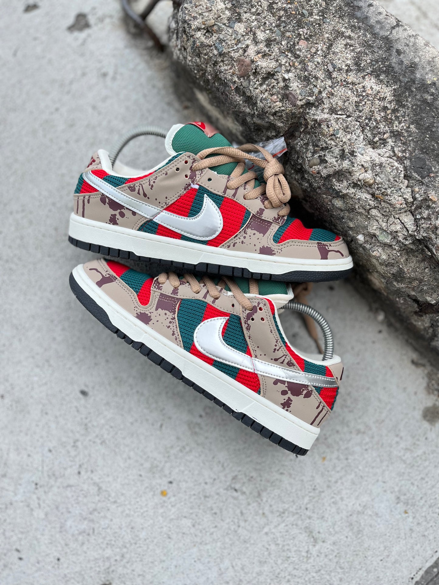 Nike SB Dunk Low Freddy Krueger