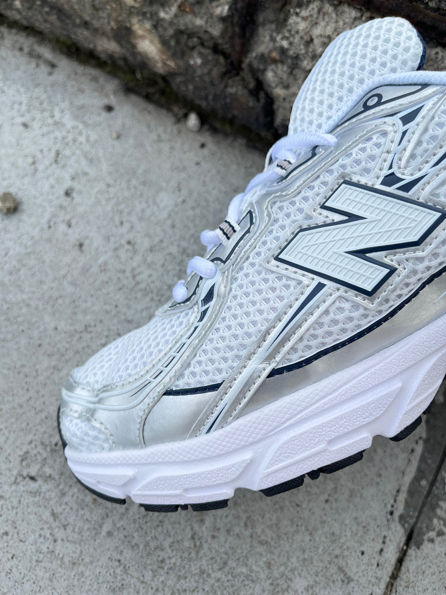 New Balance 740