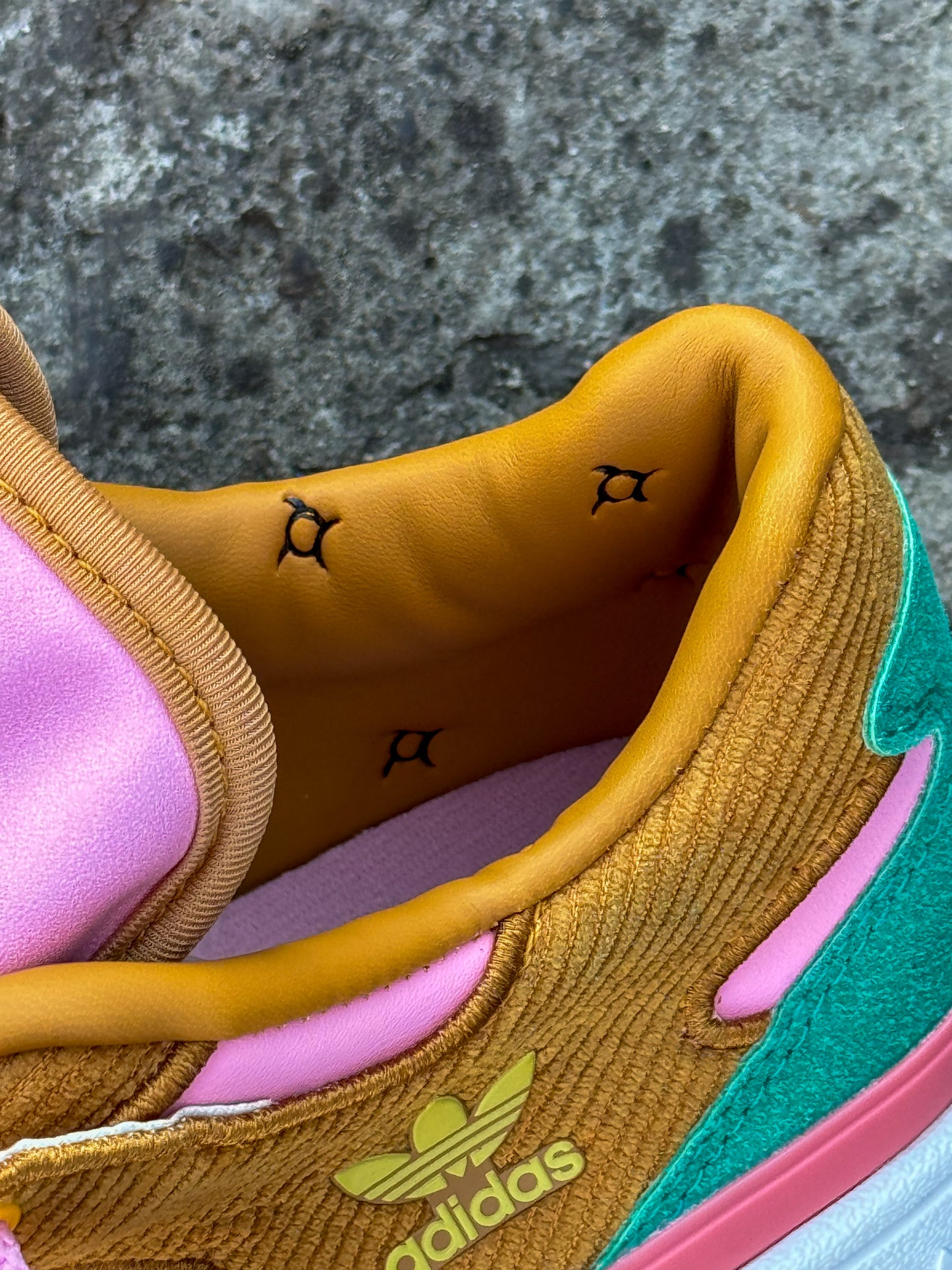 Adidas Originals Forum Low X Los Simpson
