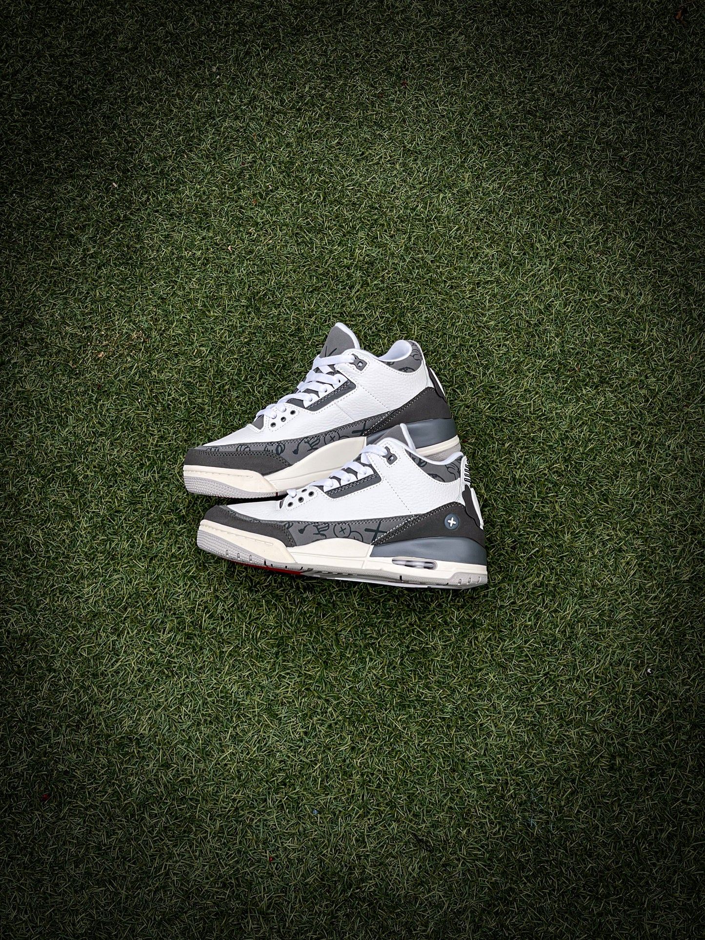 Jordan Retro 3 Kaws