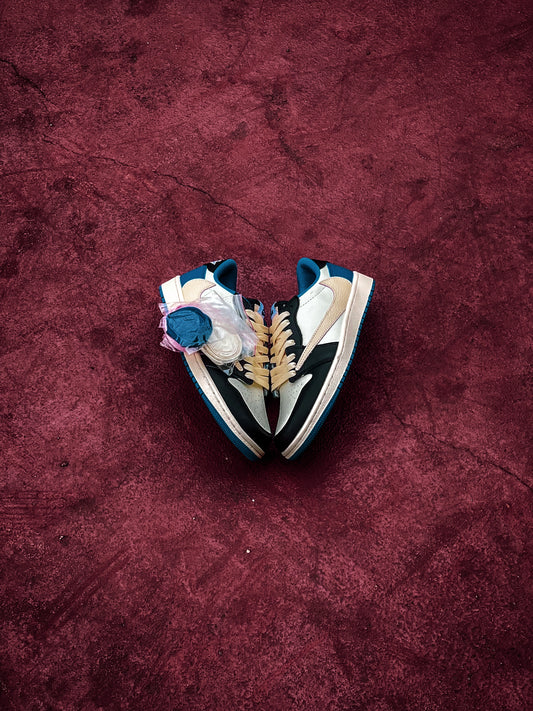Jordan 1 Retro Low OG SP Fragment x Travis Scott