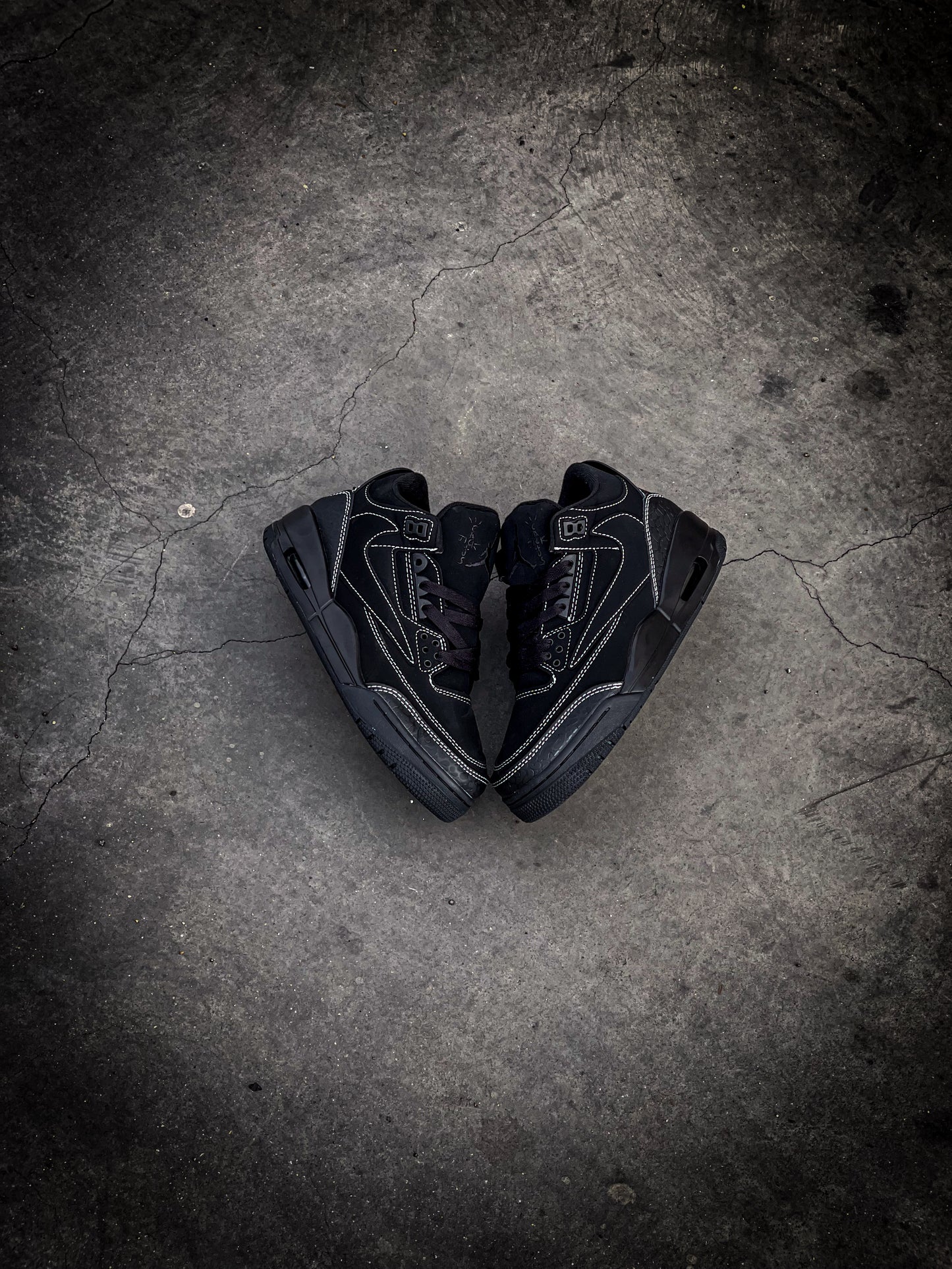 Air Jordan Retro 3 x Travis Scott