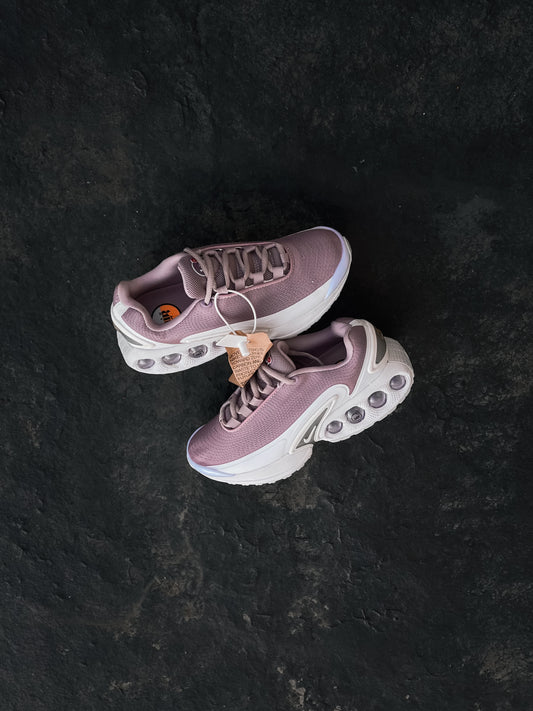 Nike Air Max DN Pink
