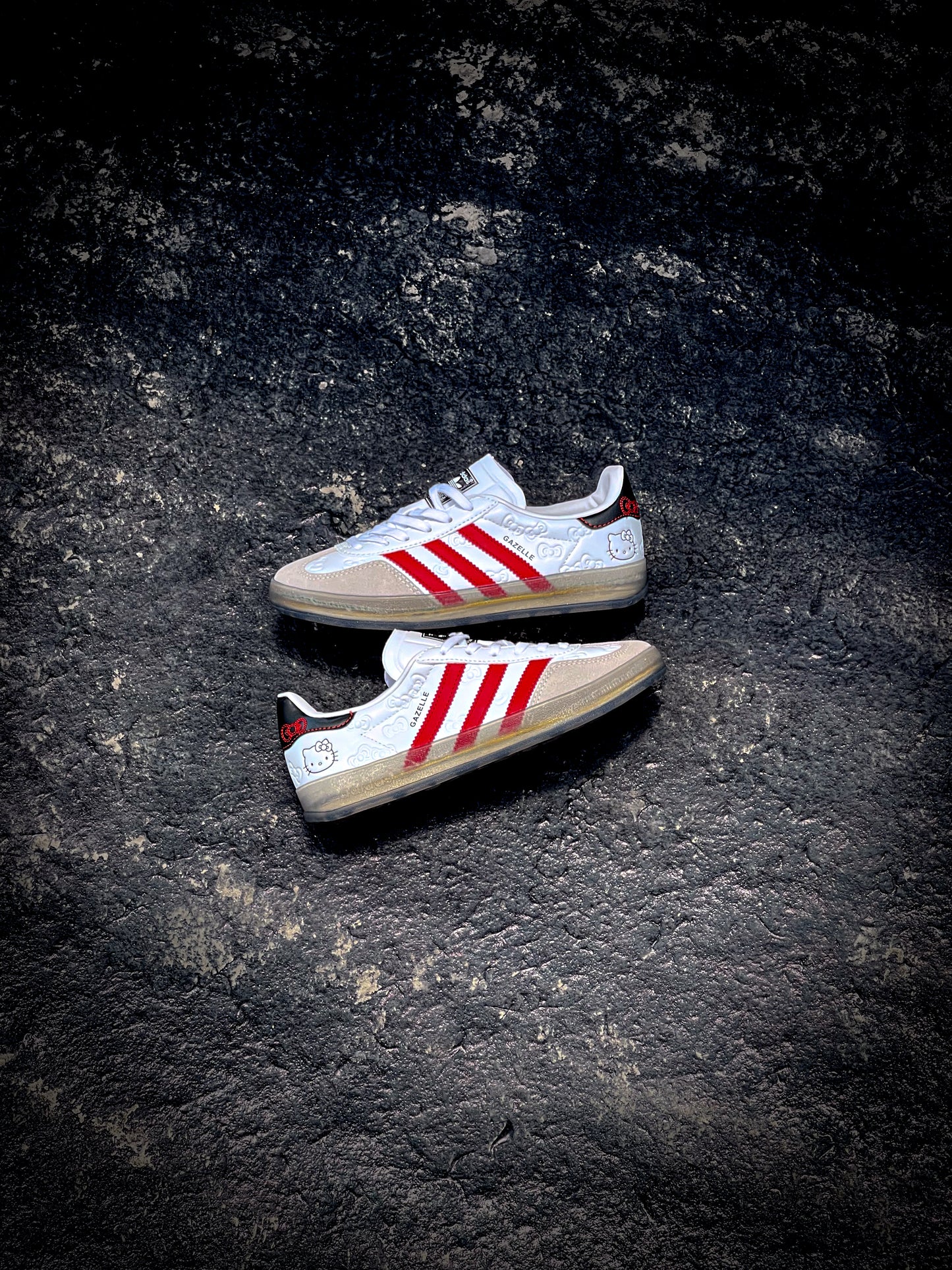 Adidas Originales X Hello Kitty Gazelle