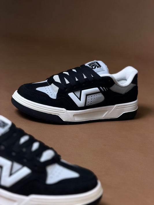 Vans Upland "Black Grey"