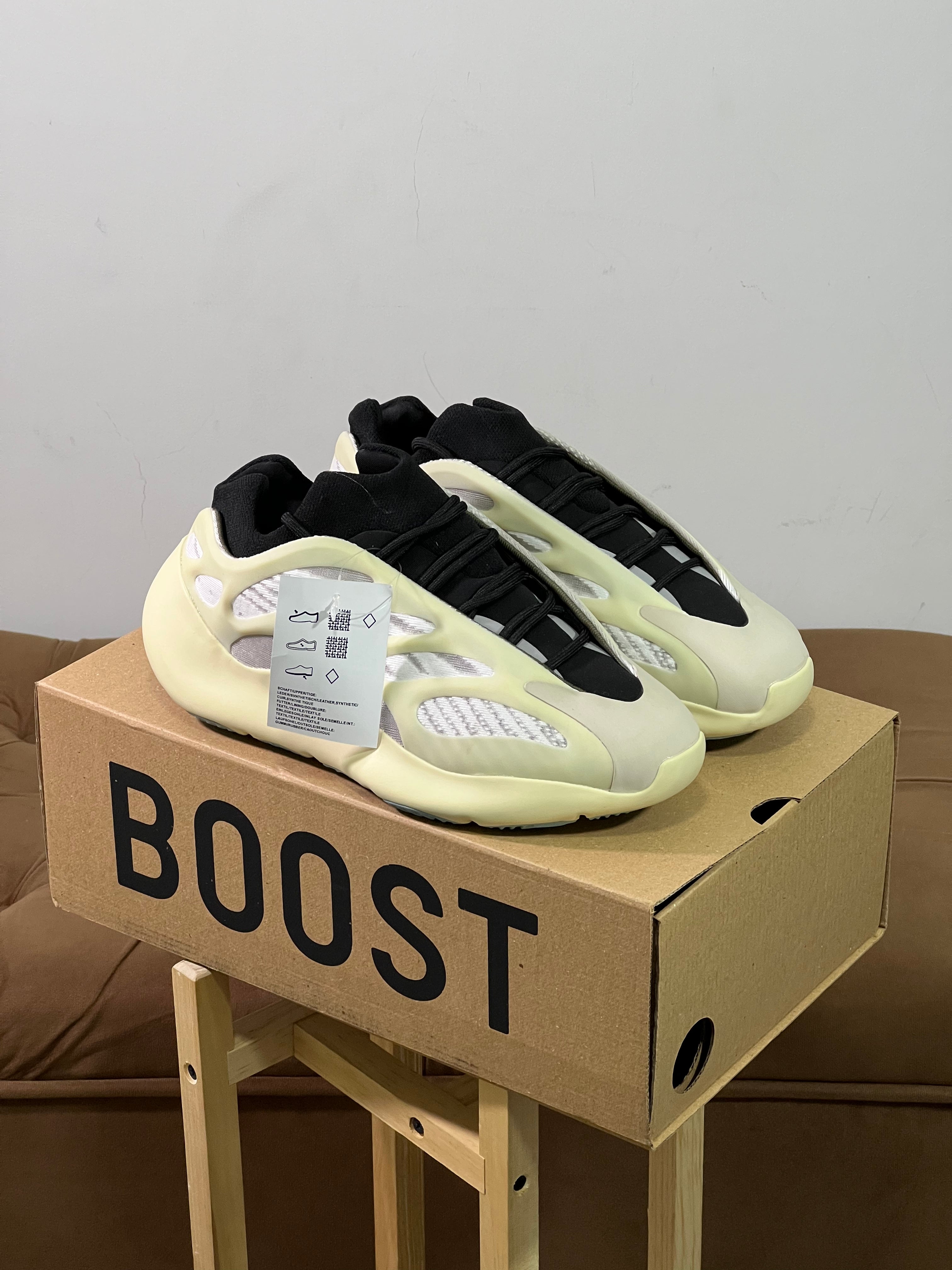 HOT Tenis Yeezy 700 Precio De Adidas Yeezy Boost Adidas