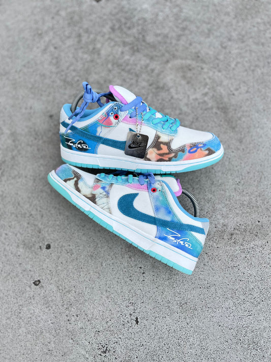 Nike SB Dunk Low x Futura Laboratories
White and Geode Teal