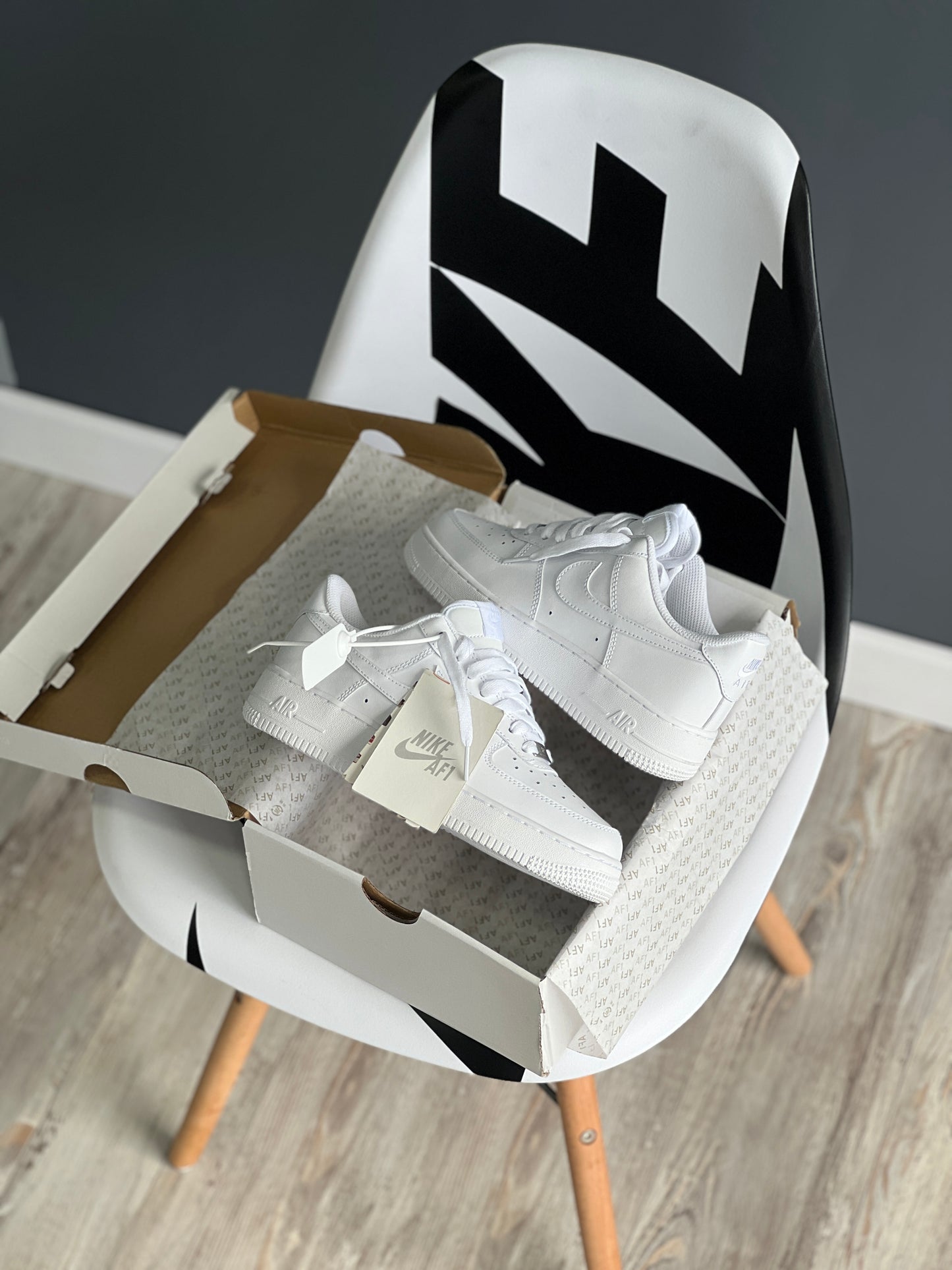 Nike Air Force 1 Triple White