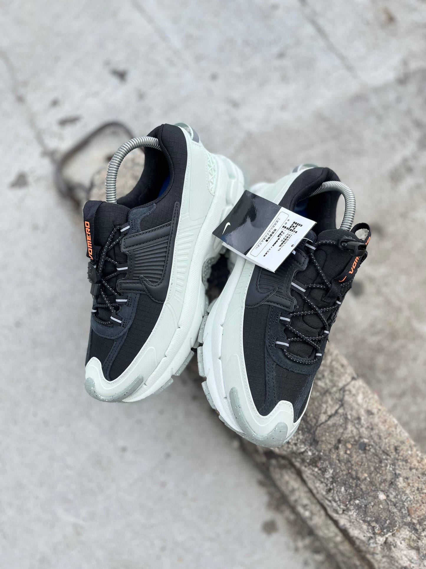 Nike Zoom Vomero 5 Roam