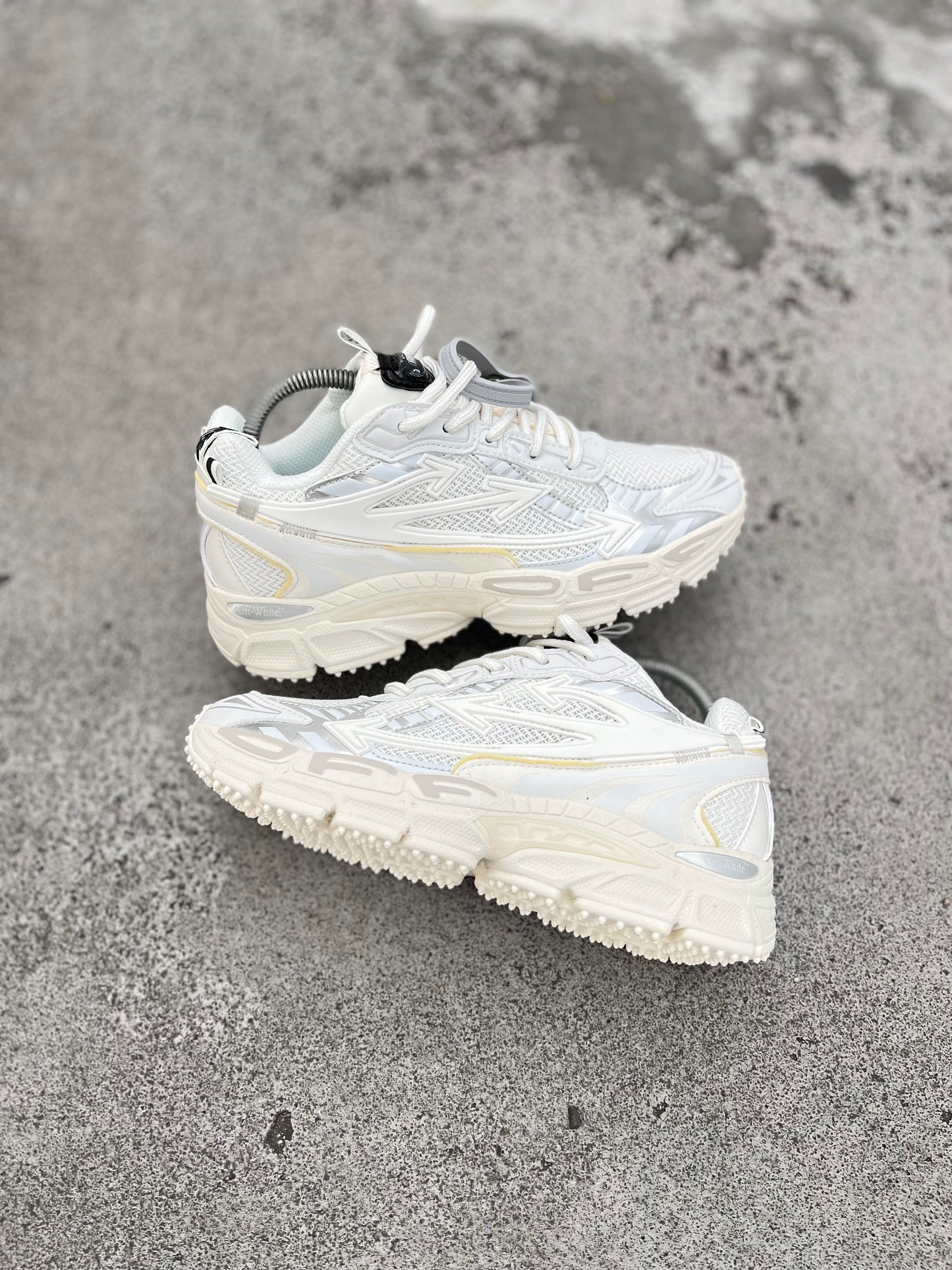 Off White Be Right Back