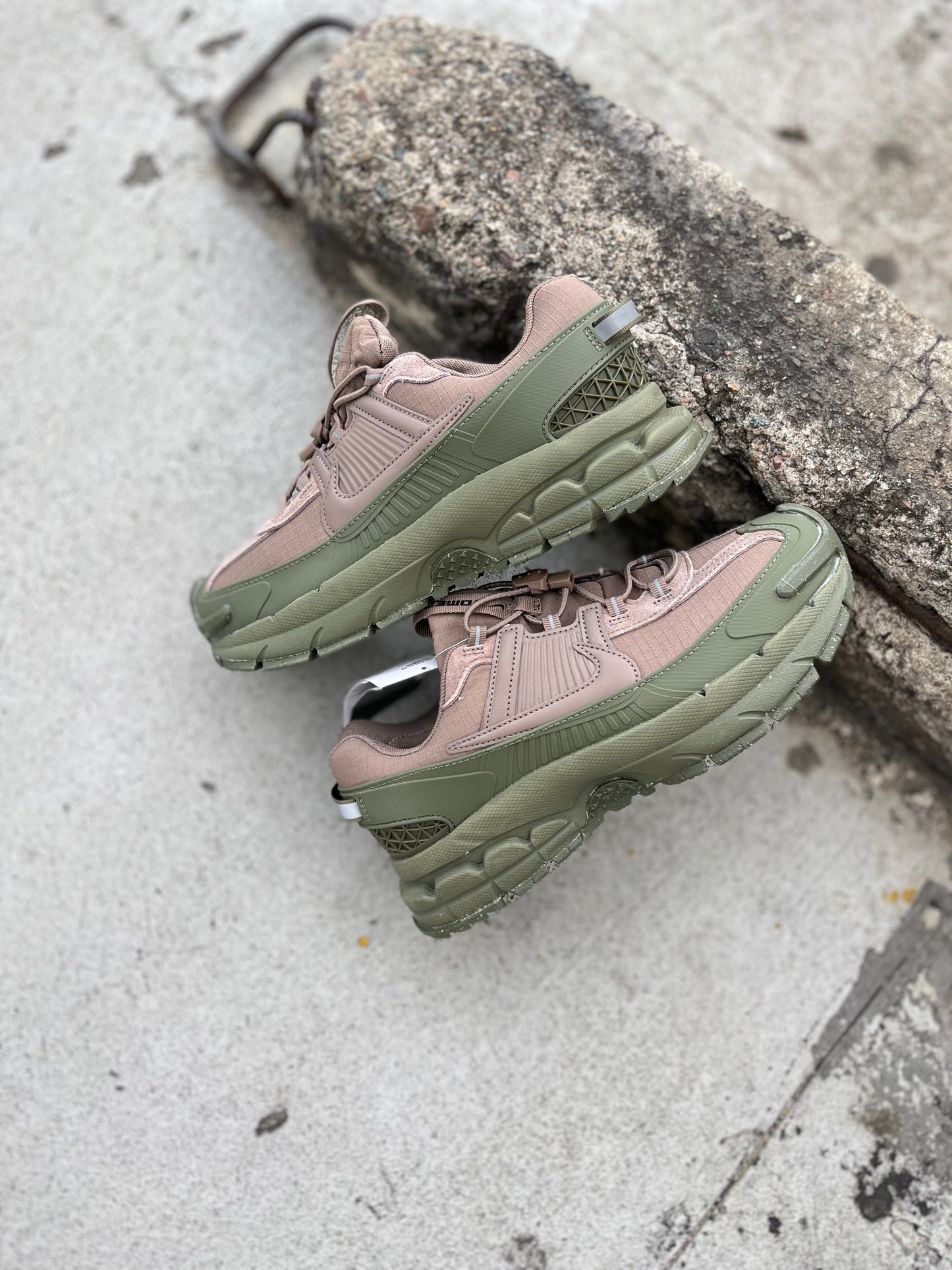 Nike Zoom Vomero 5 Roam