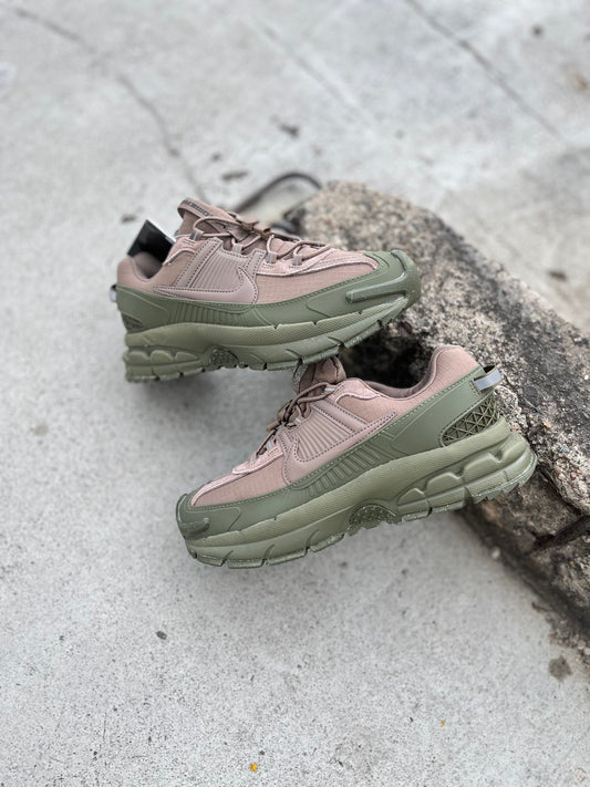 Nike Zoom Vomero 5 Roam