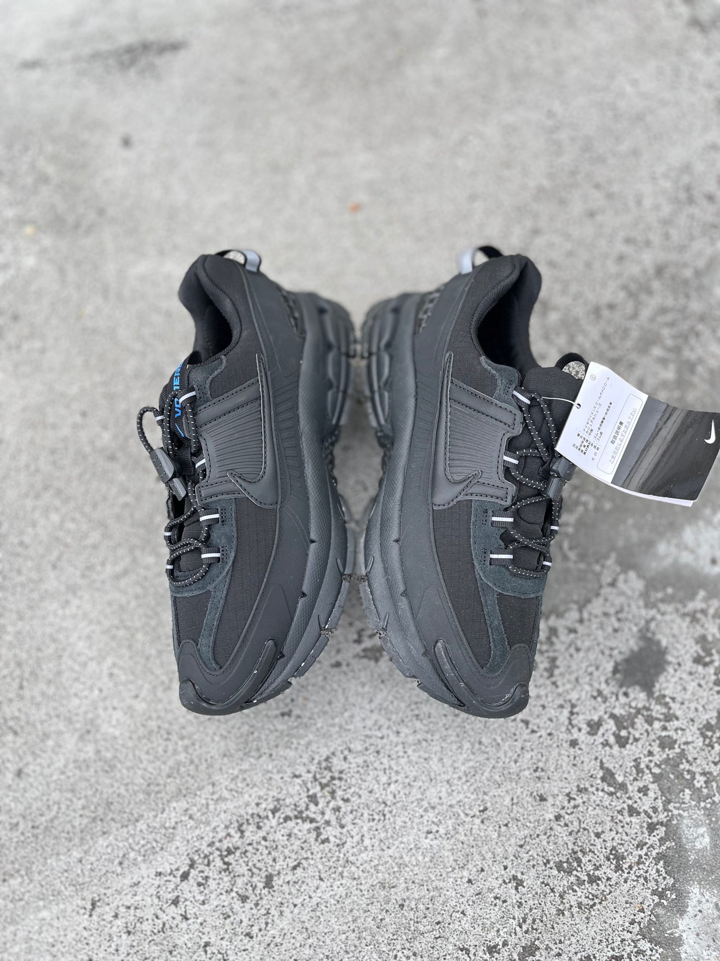 Nike Zoom Vomero 5 Roam