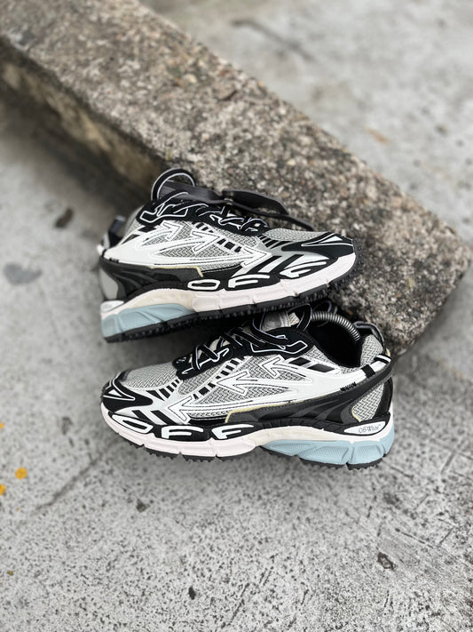 Off White Right Black