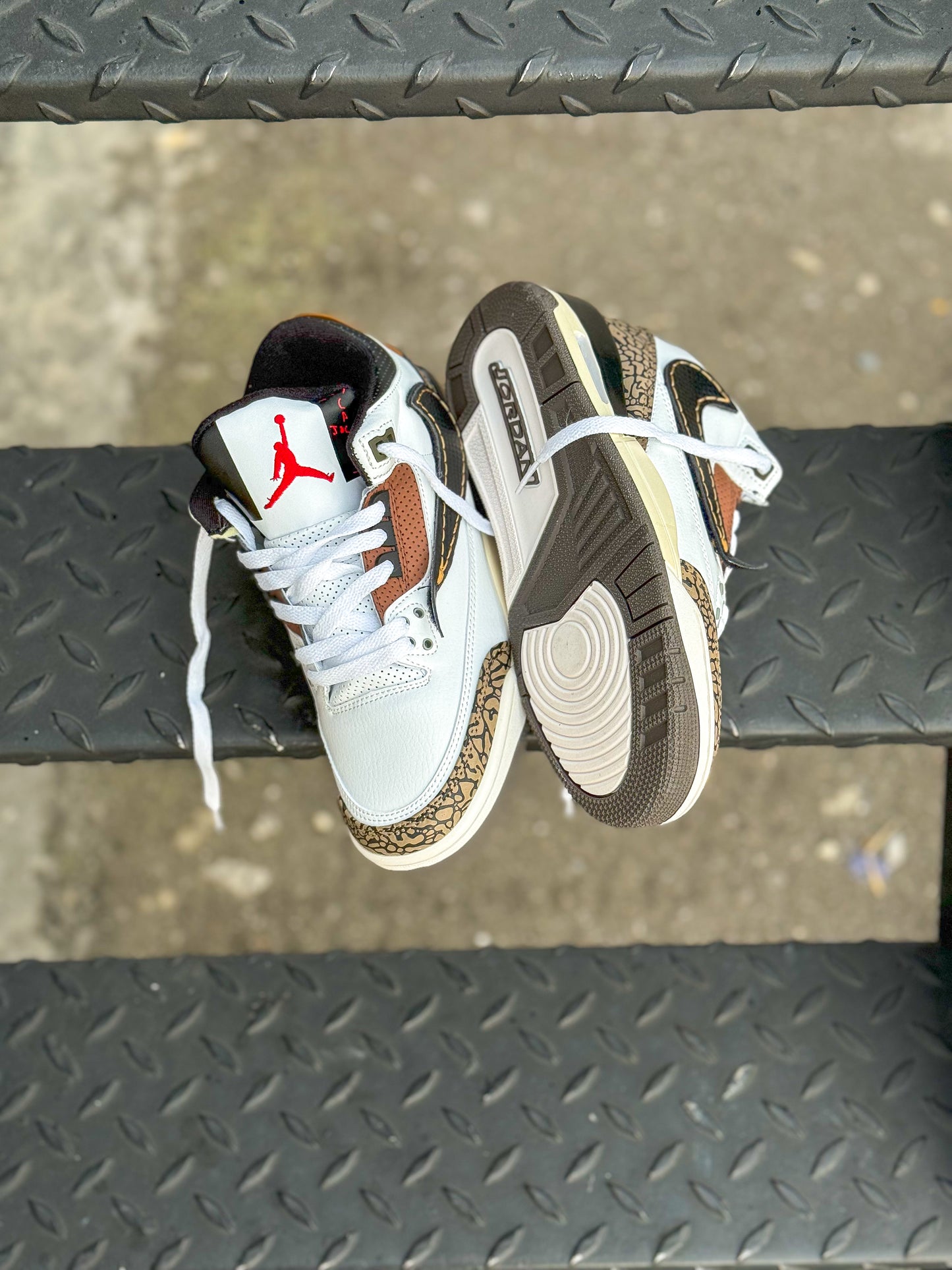 Nike Air Jordan Retro 3 X Travis Scott