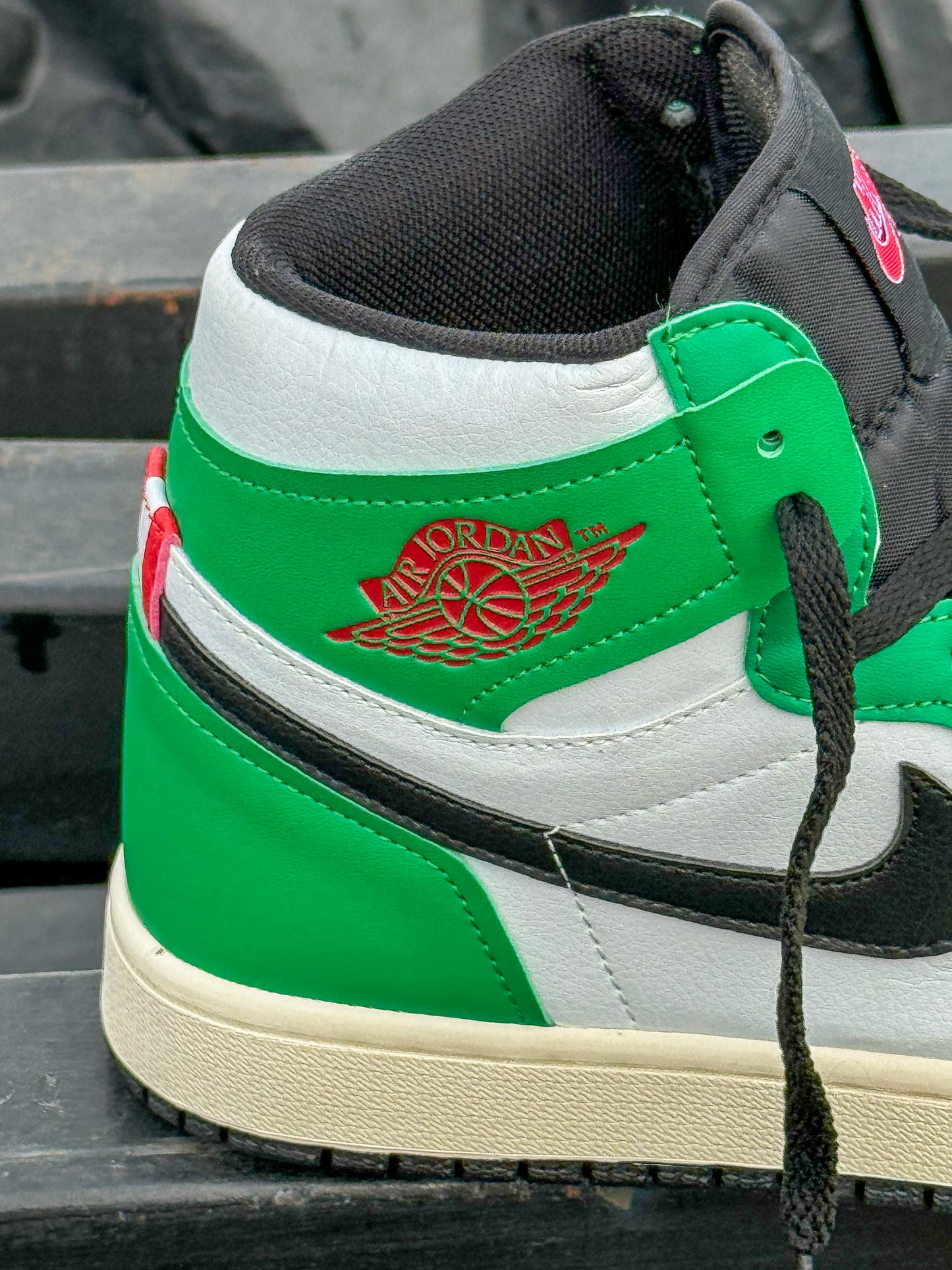 Nike Air Jordan High Retro 1 OG Lucky Green