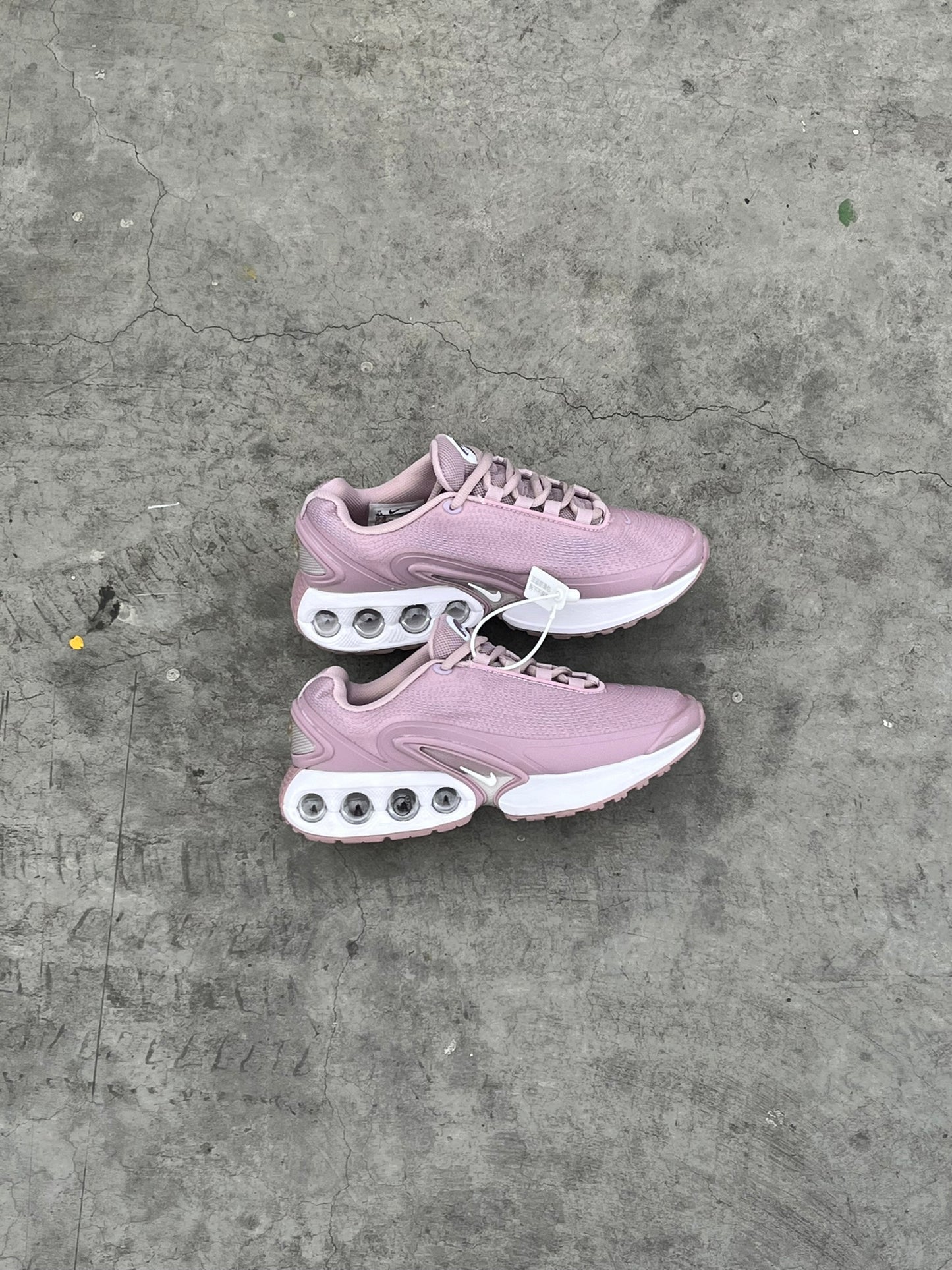 NIKE AIR MAX DN