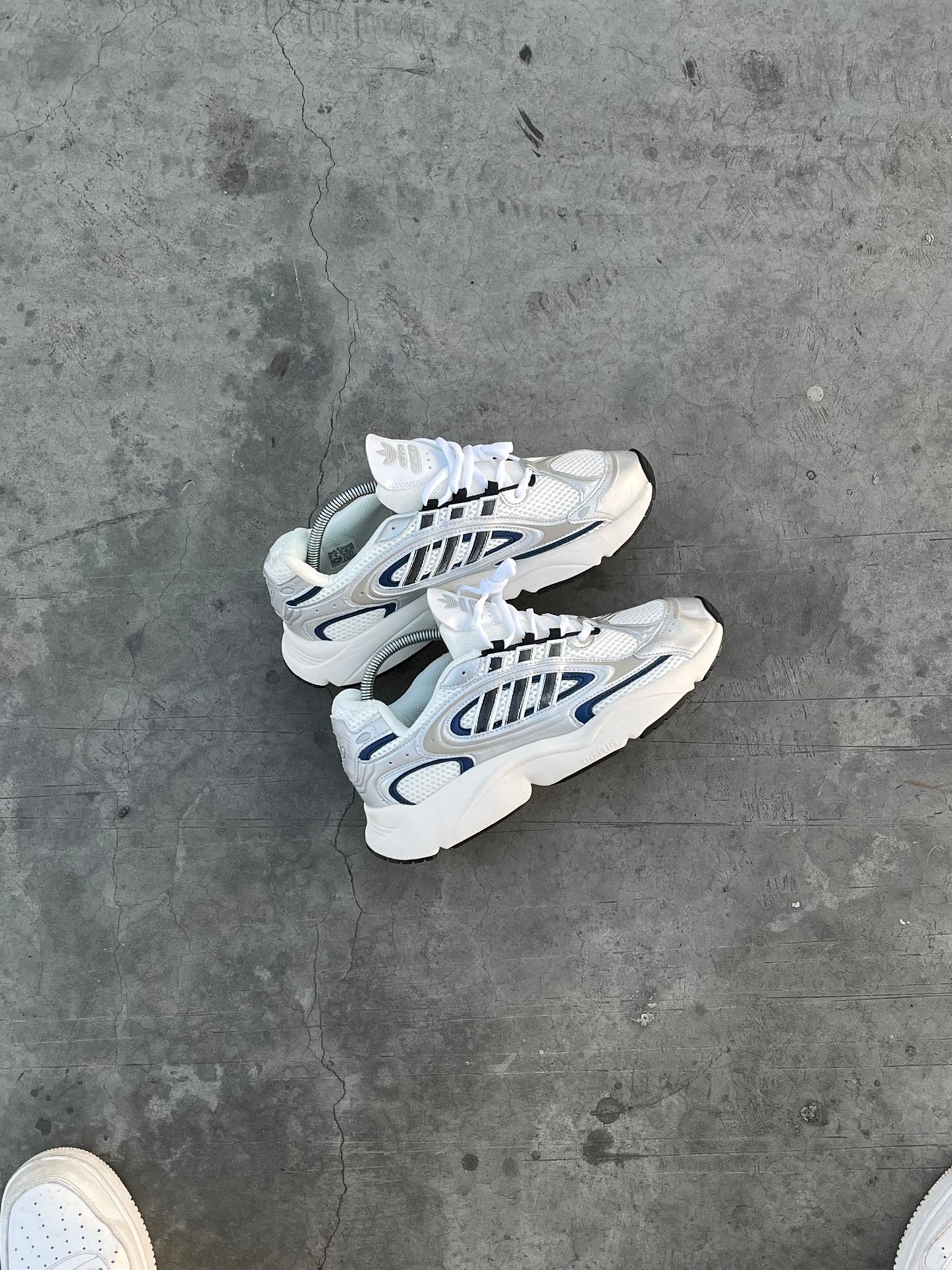 ADIDAS OZMILLEN
