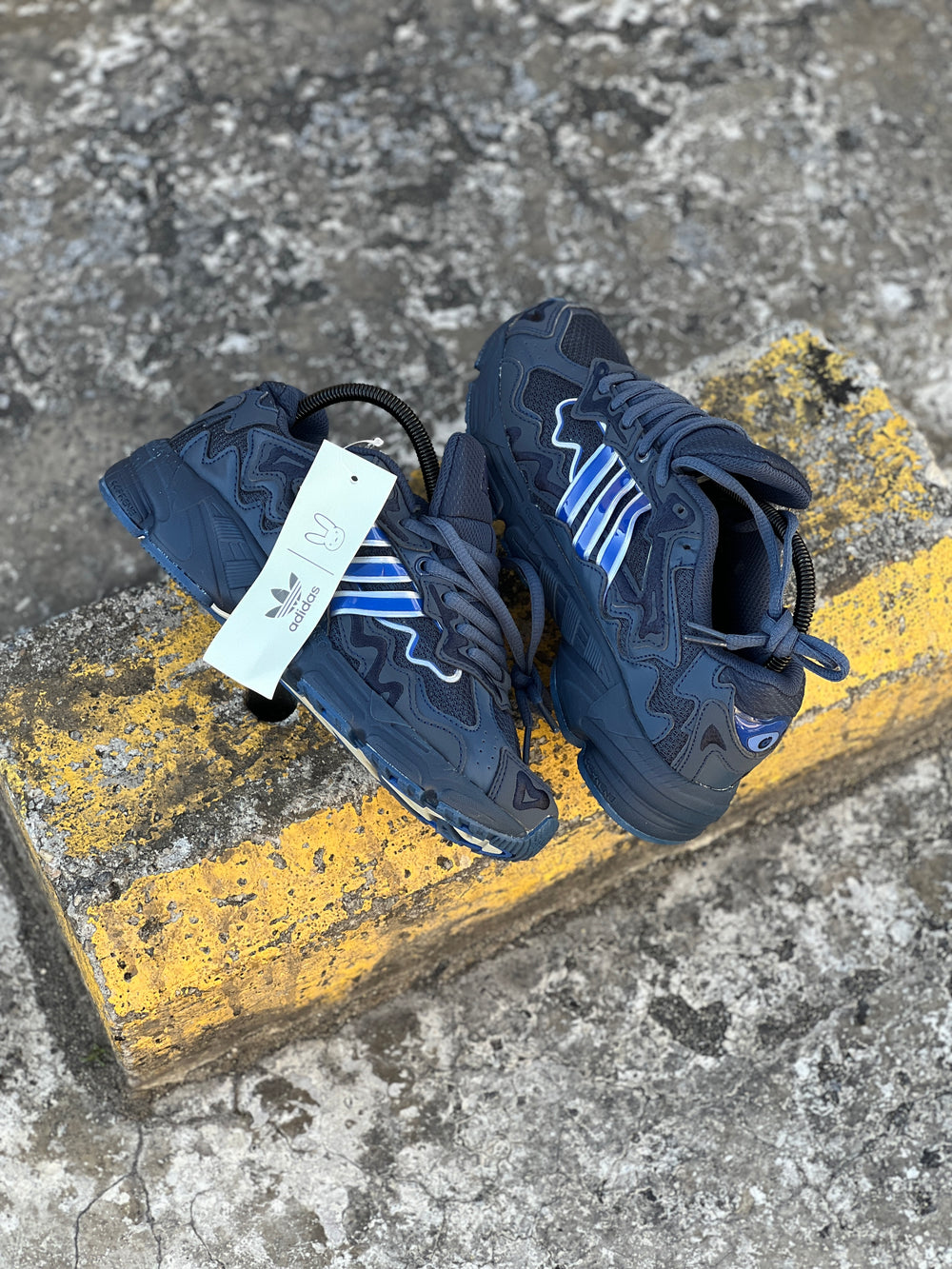 Adidas Response CL Bad Bunny