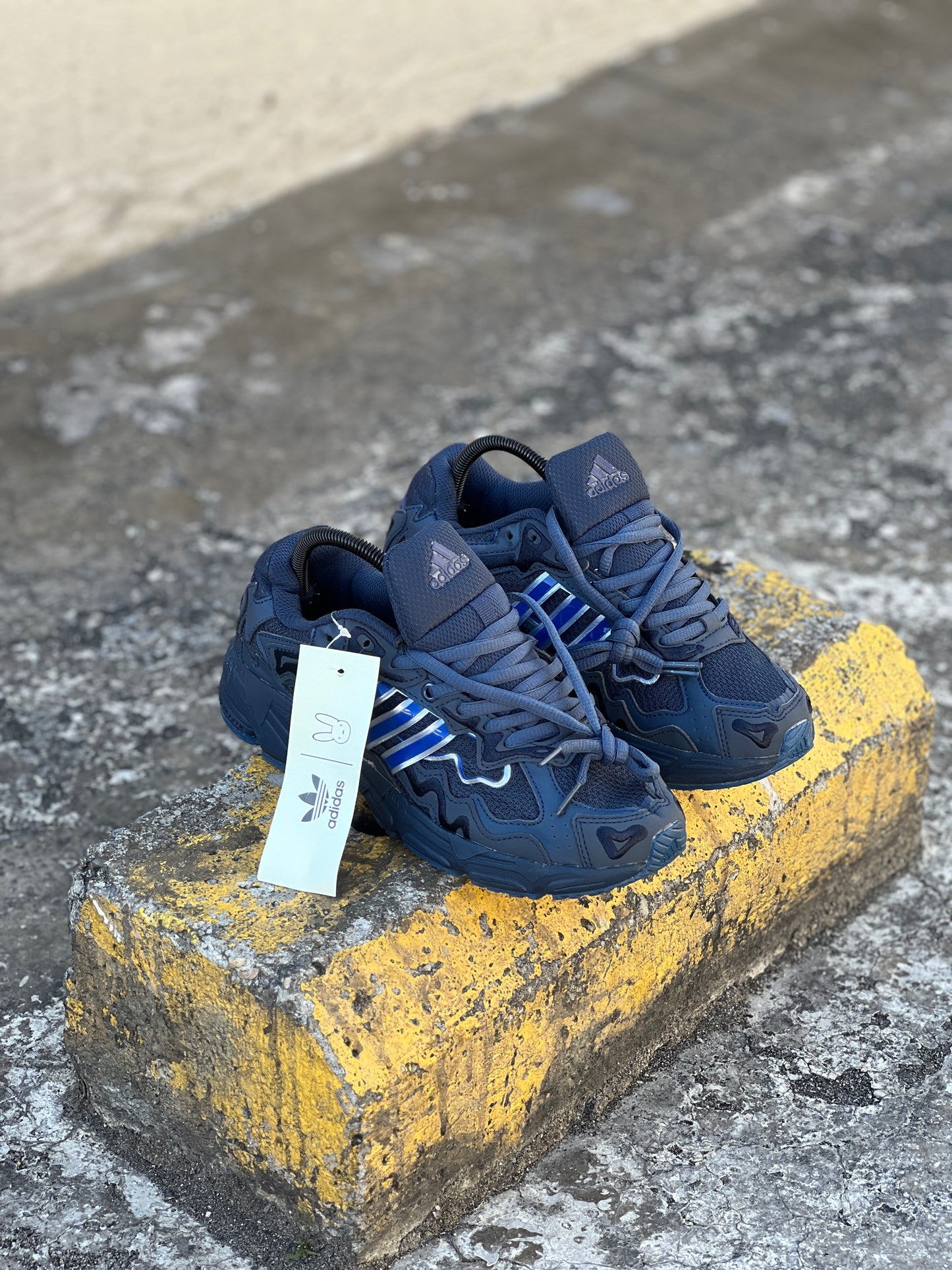 Adidas Response CL Bad Bunny