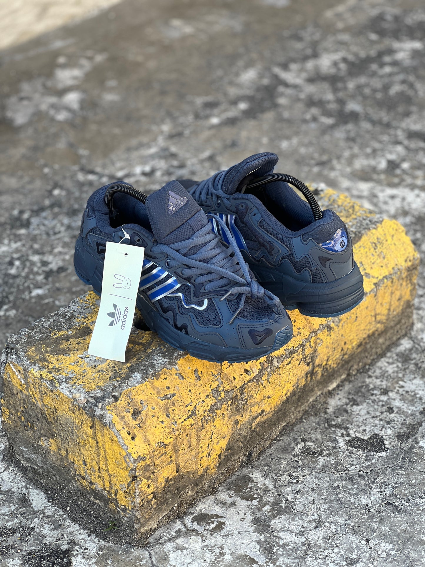 Adidas Response CL Bad Bunny