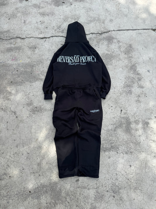 Tracksuit Neversad FW 2025