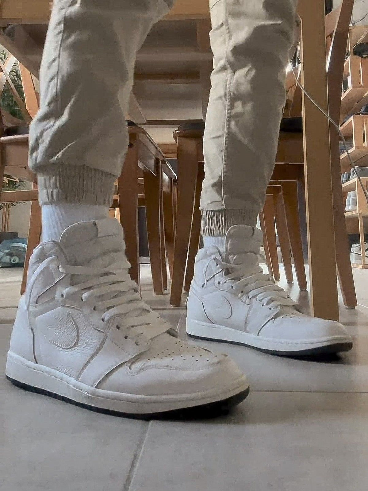 Air Jordan 1 High Triple White