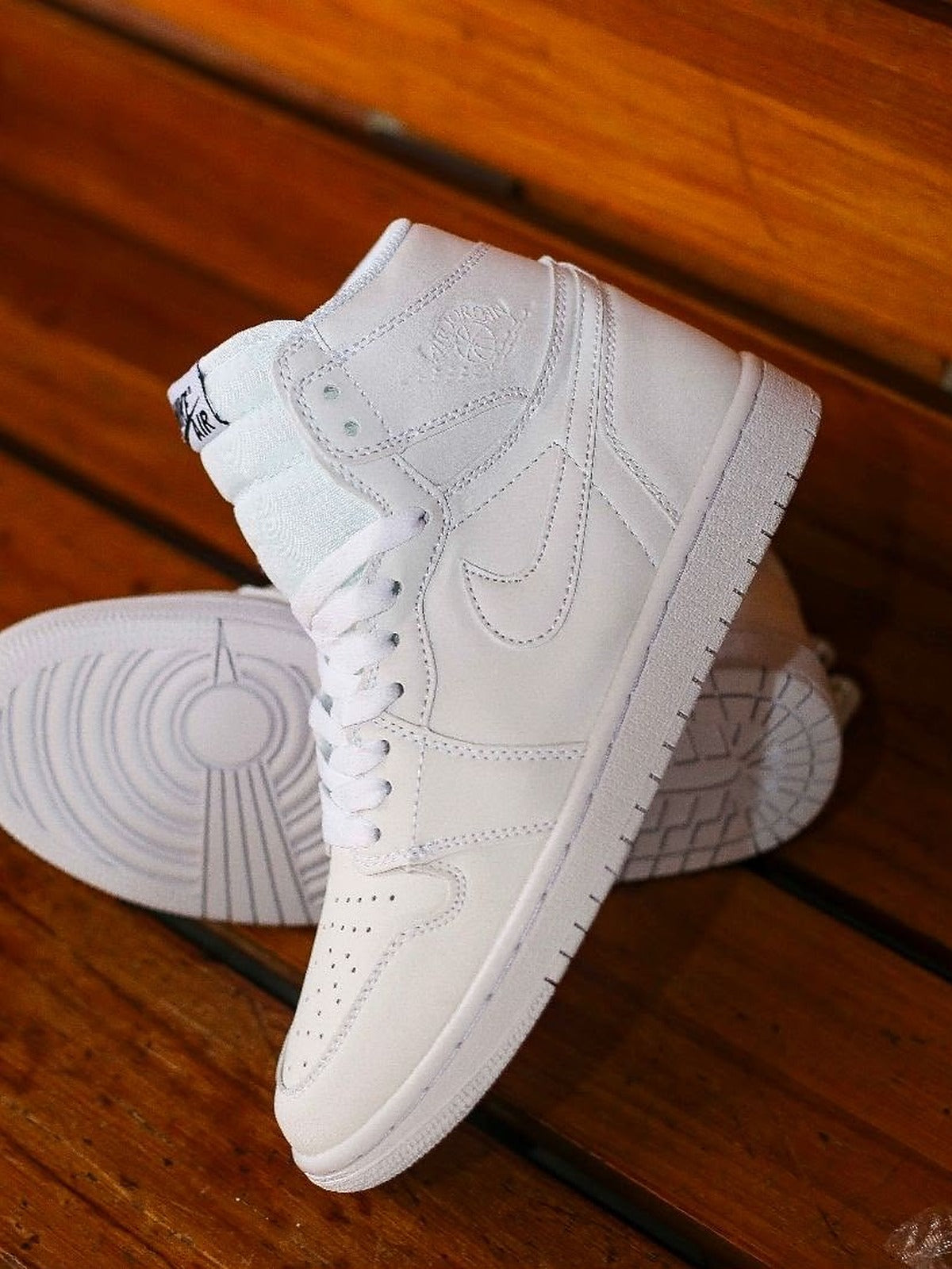 Air Jordan 1 High Triple White