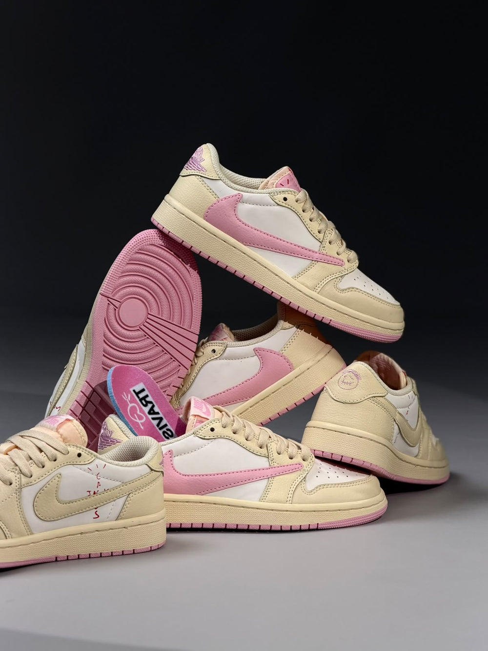Travis Scott x Air Jordan 1 Low OG "Shy Pink"