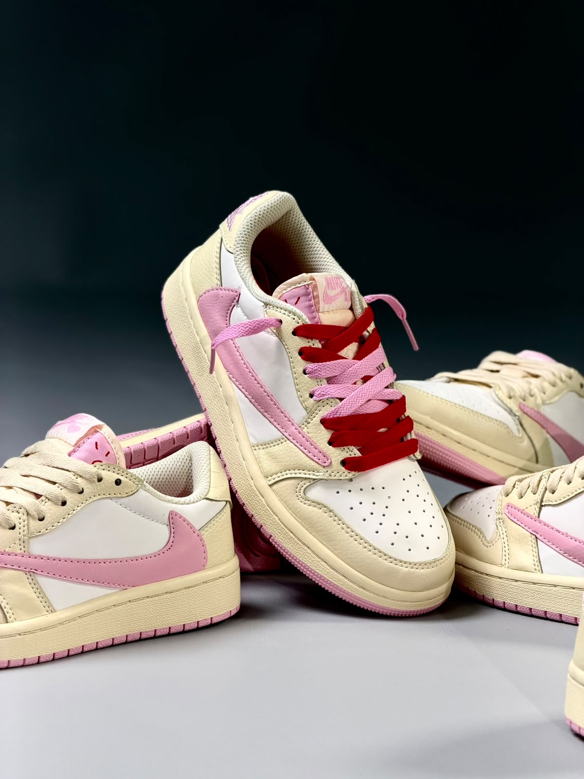 Travis Scott x Air Jordan 1 Low OG "Shy Pink"