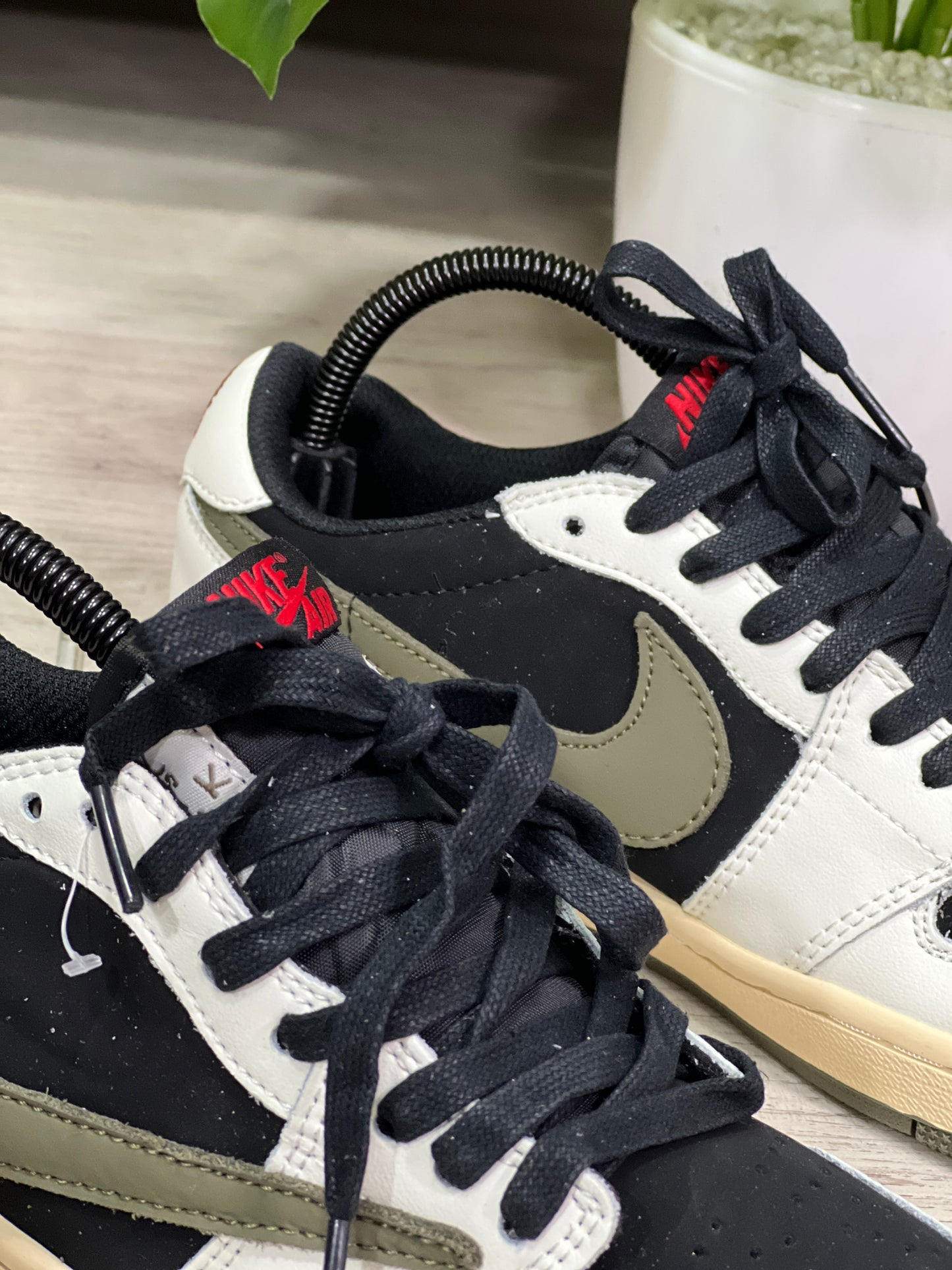 Jordan 1 Retro Low OG Travis Scott Olive