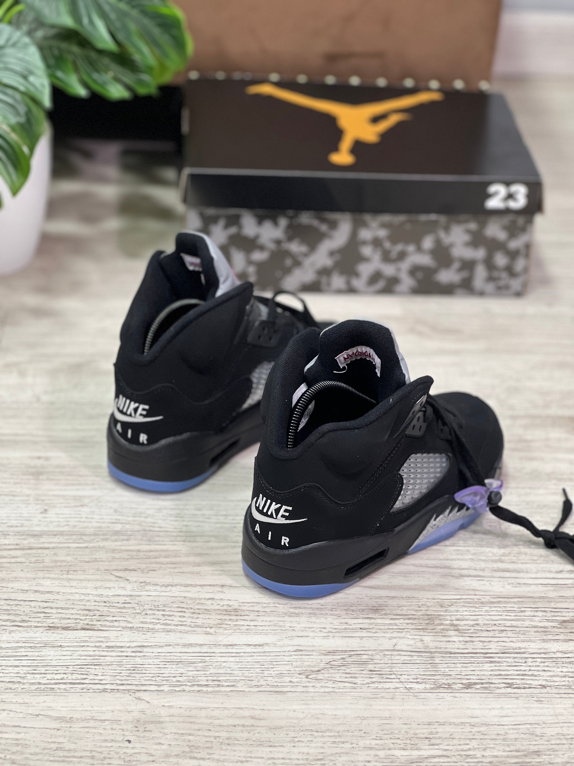 Jordan Retro OG Metallic 2016 – Neverssad - Main Image