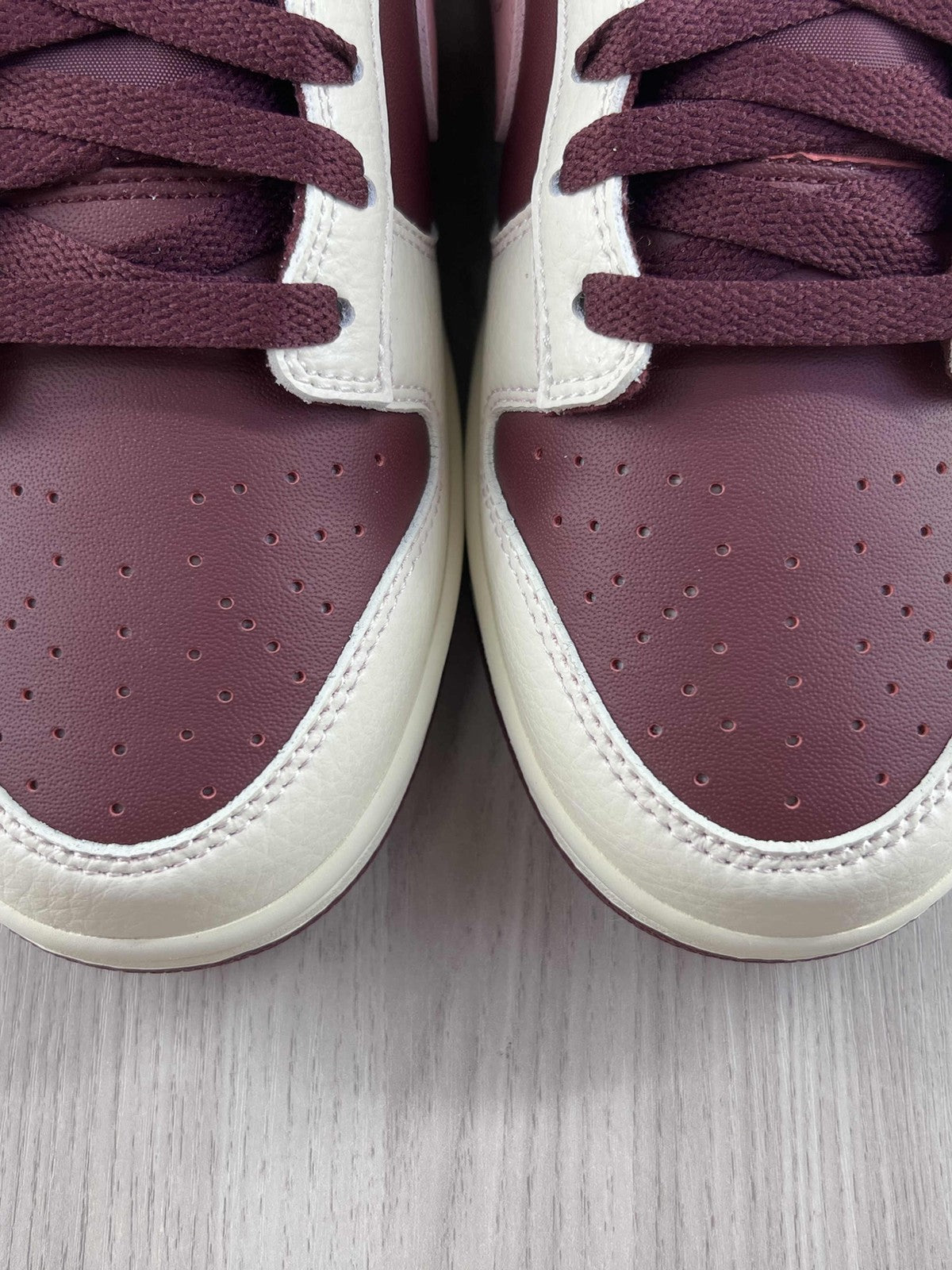 Nike Dunk Low "Burgundy Pink"
