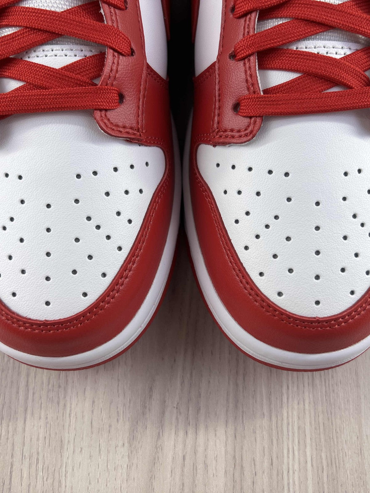 Nike Dunk Low "University Red"