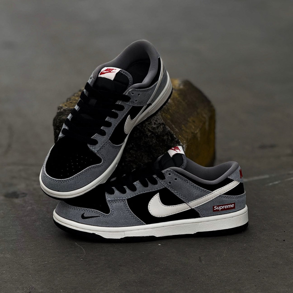 Nike SB Dunk Low x Supreme Black Grey