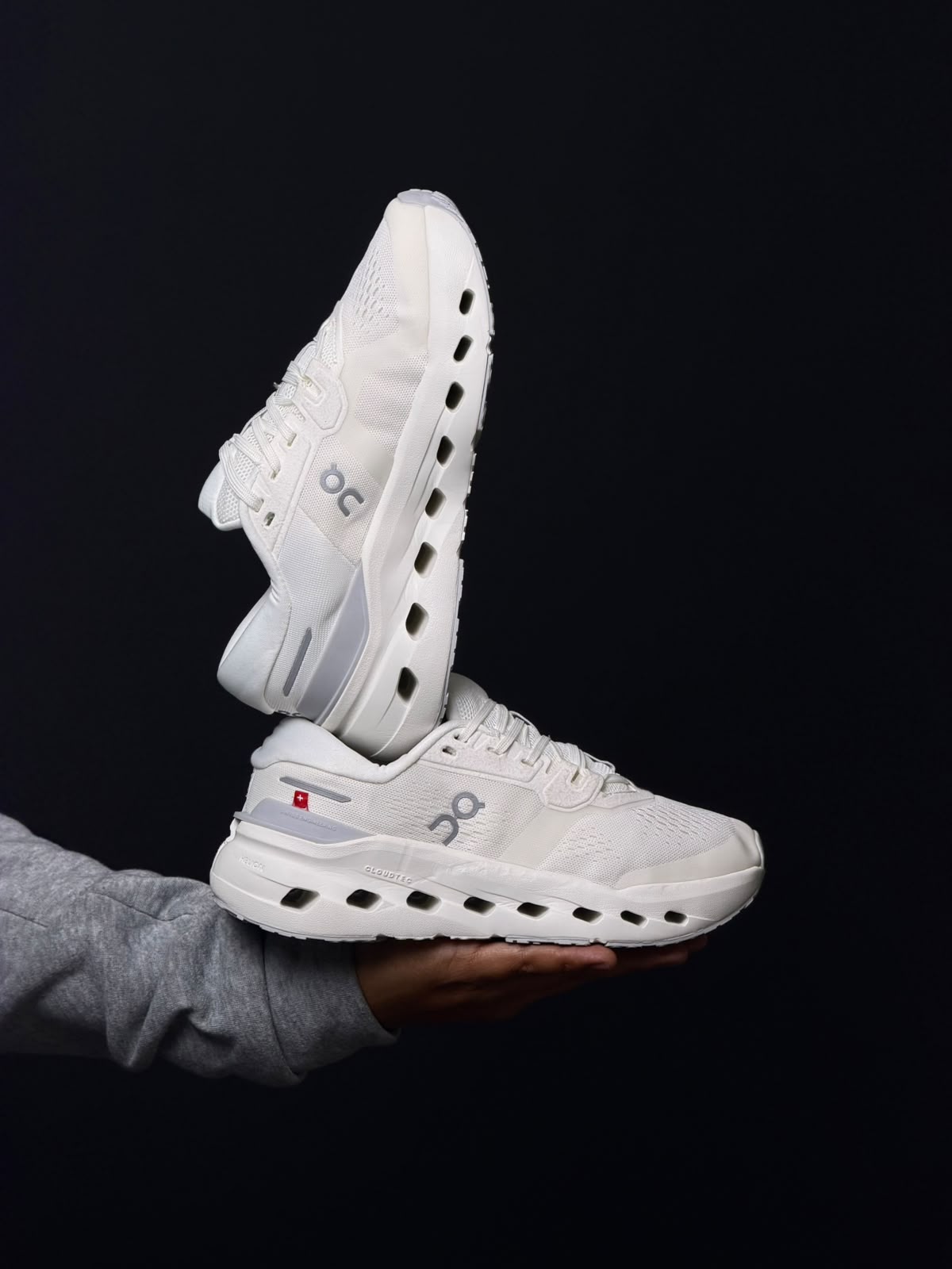On Cloud "All White"