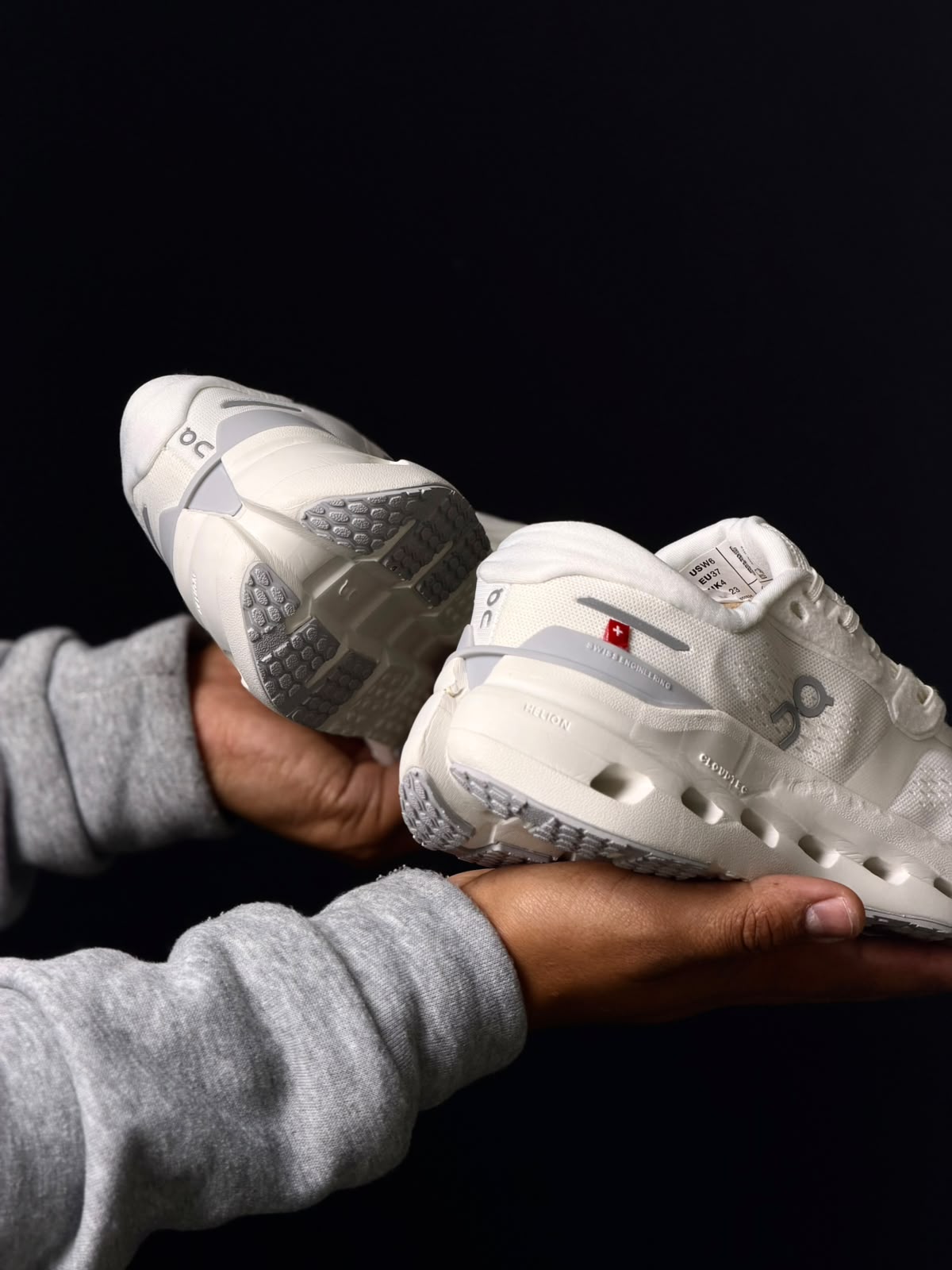 On Cloud "All White"