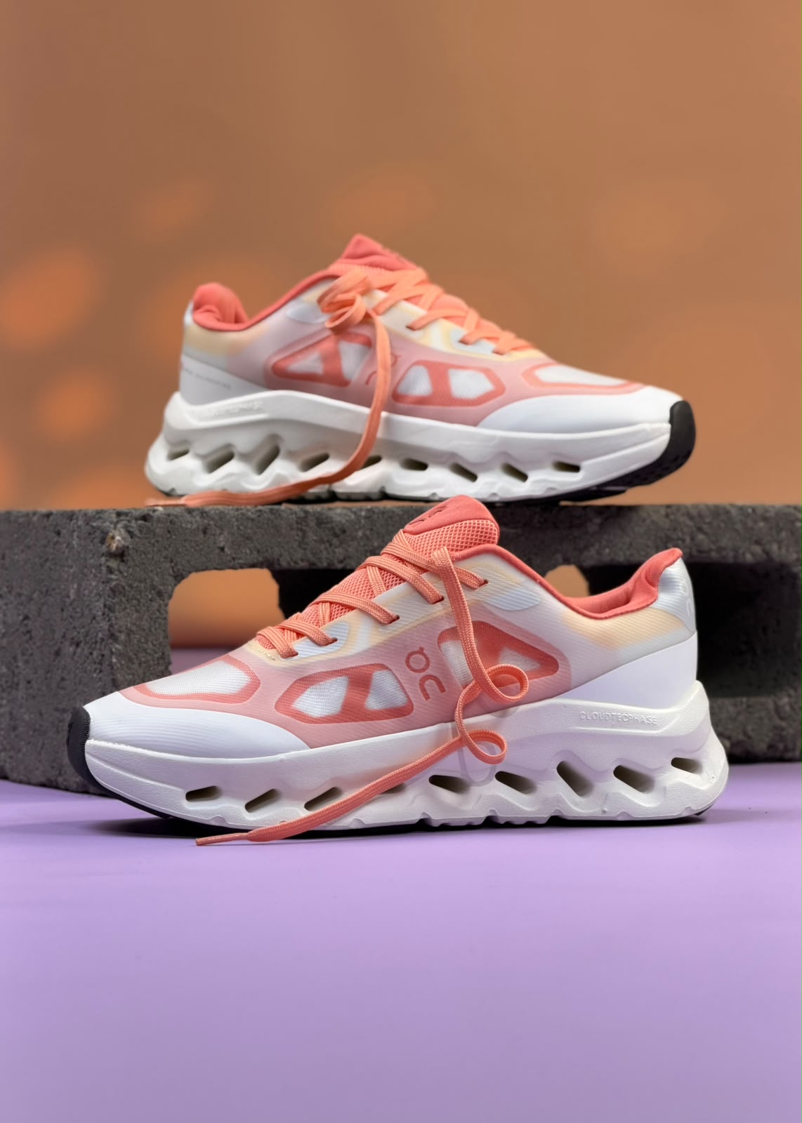 On Cloudtilt "Coral White"