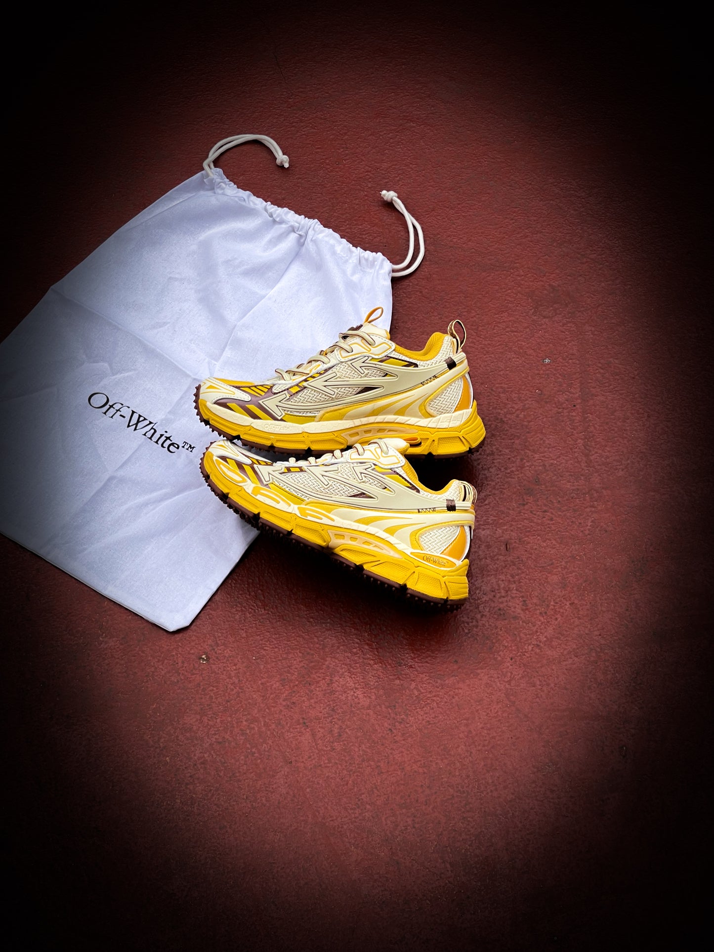 Off White Be Right Back