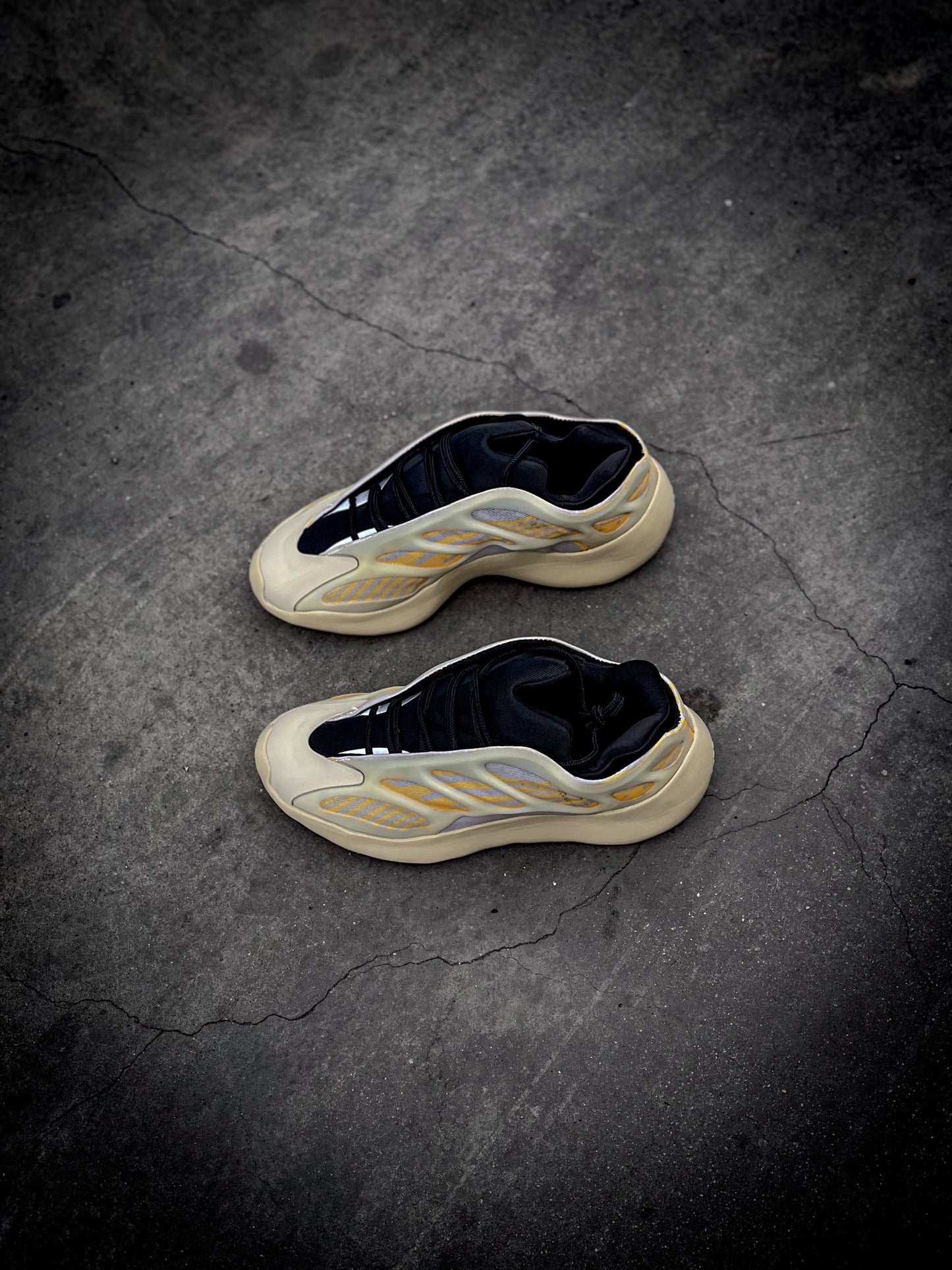 Adidas Yeezy 700 V3