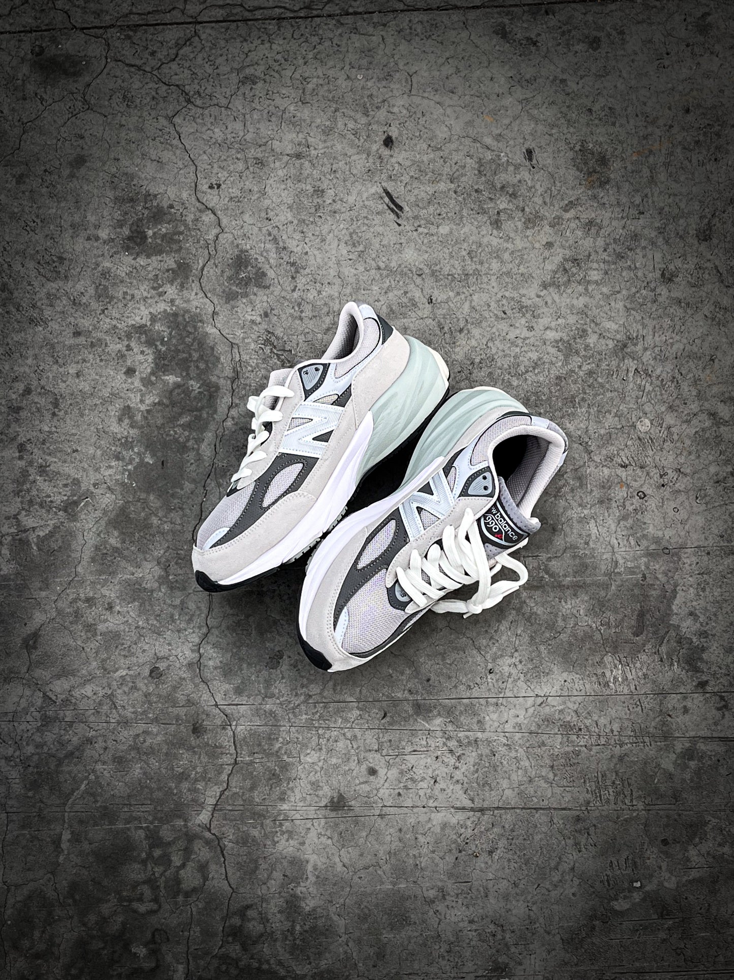 New Balance 990