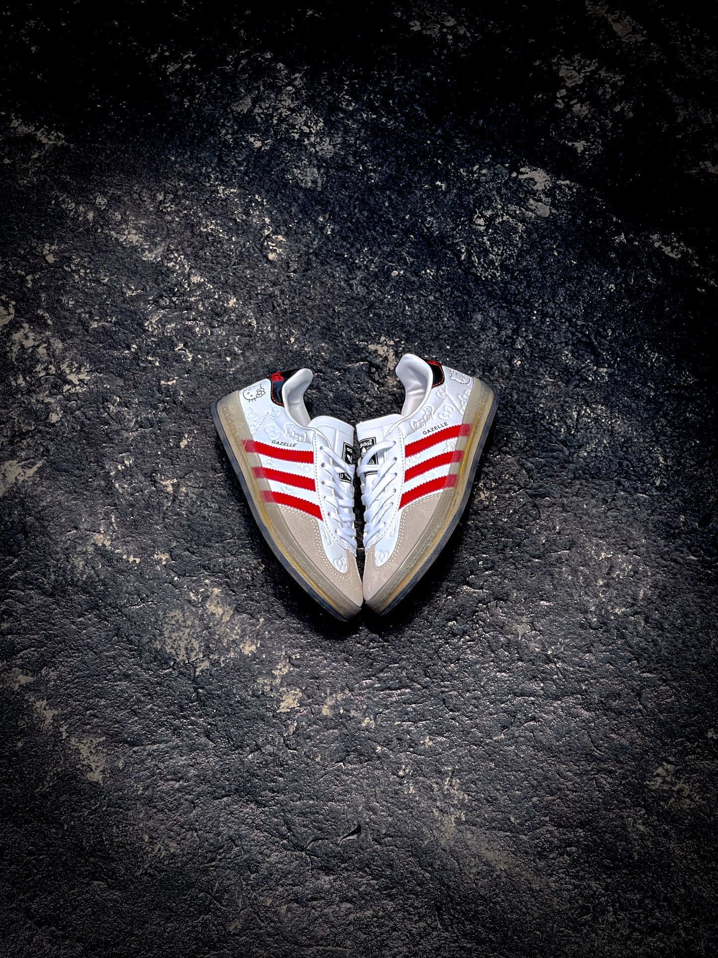 Adidas Originales X Hello Kitty Gazelle