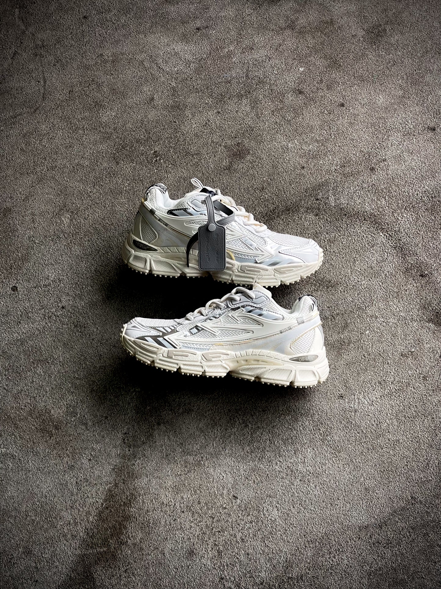 Off White Be Right Back