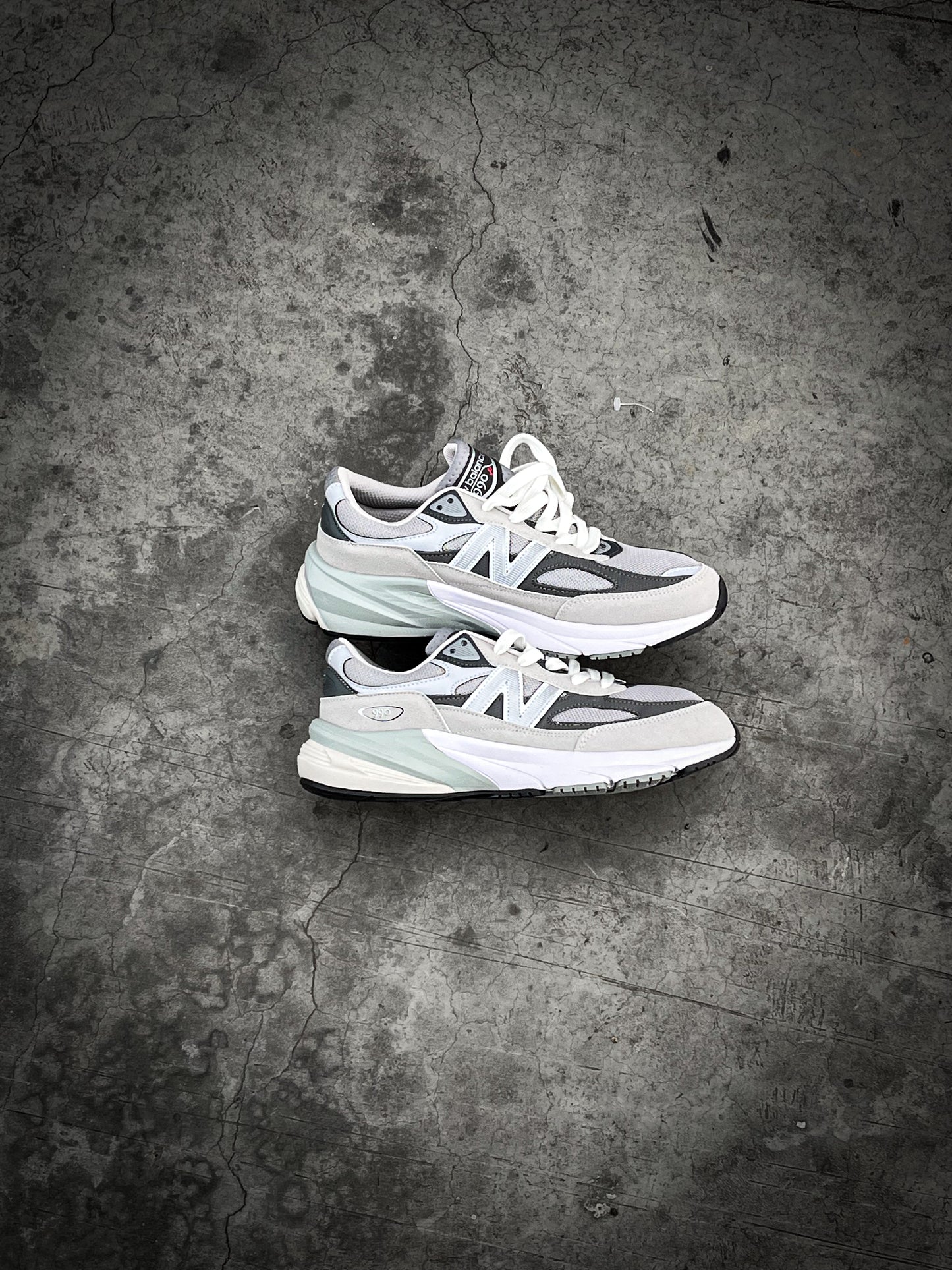 New Balance 990