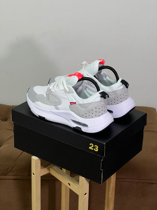 Air Jordan Cadence