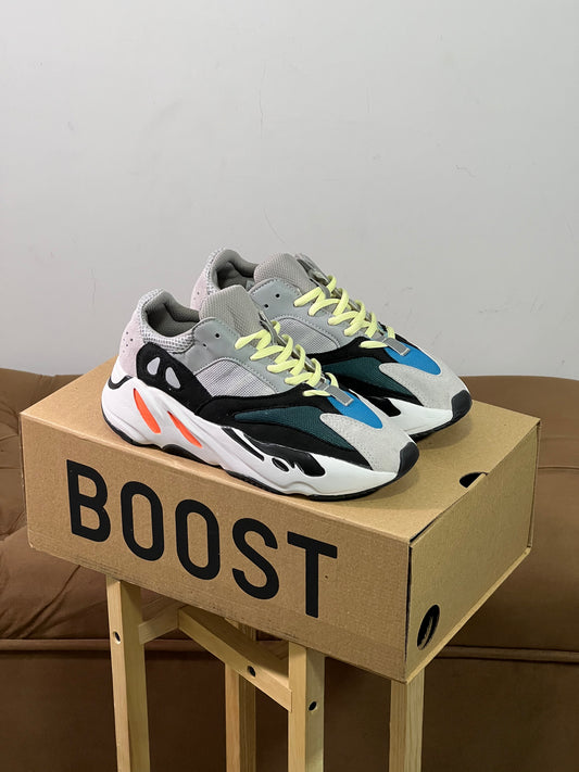 Adidas Yeezy 700